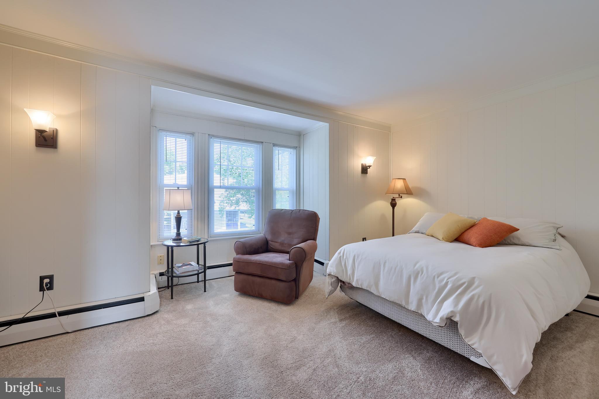 CHESTNUT HILL - Residential
