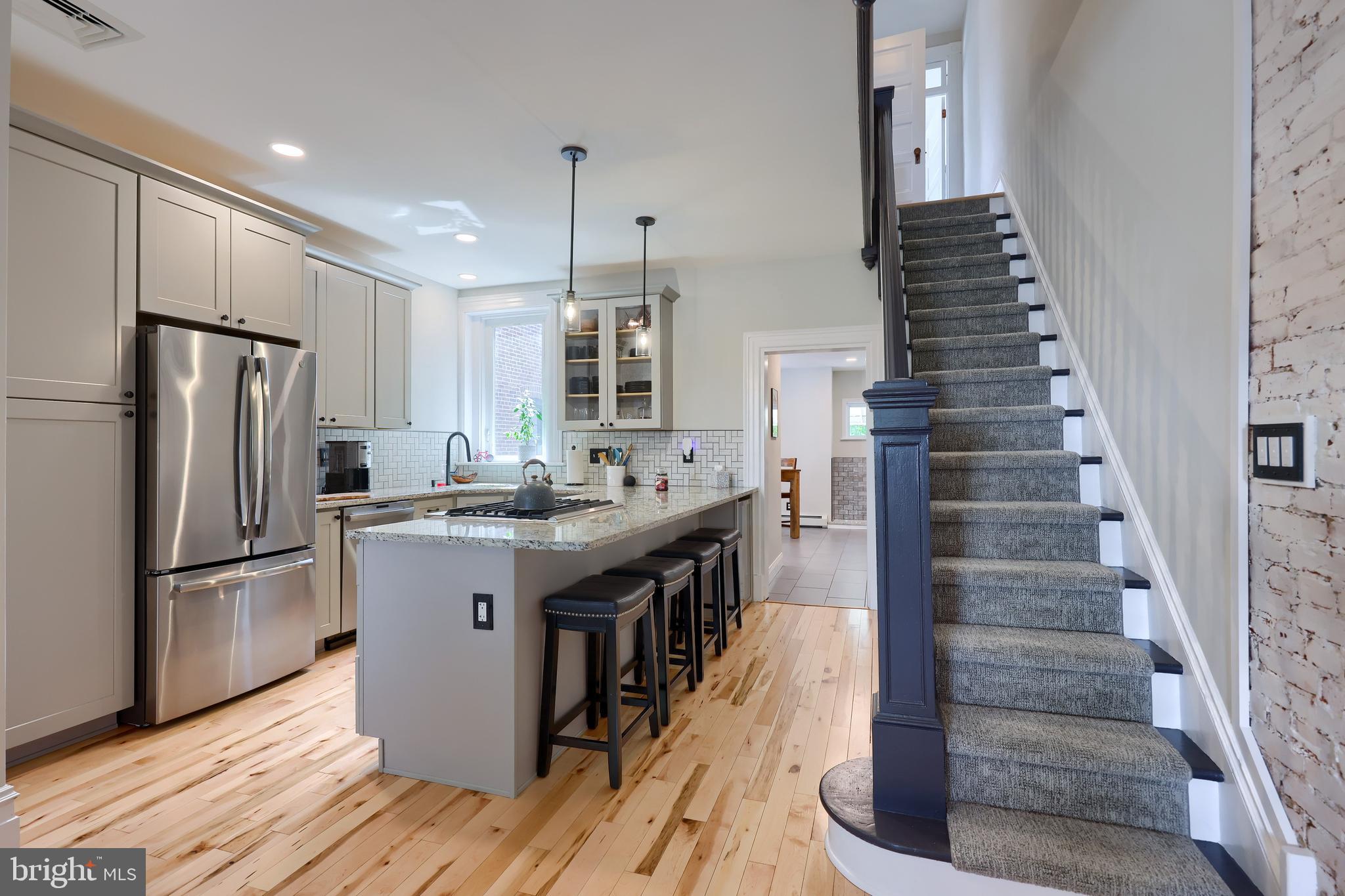 CHESTNUT HILL - Residential
