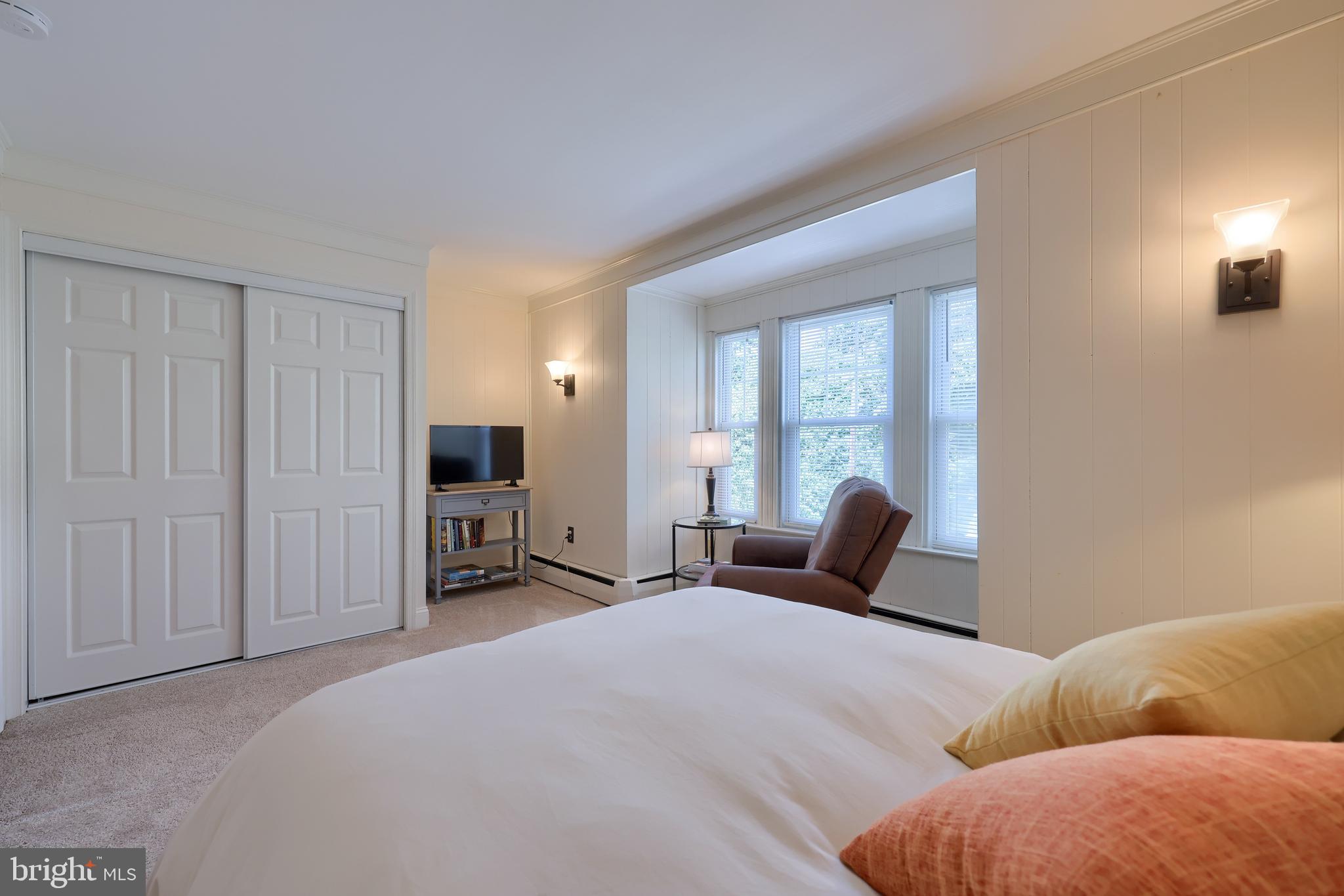 CHESTNUT HILL - Residential