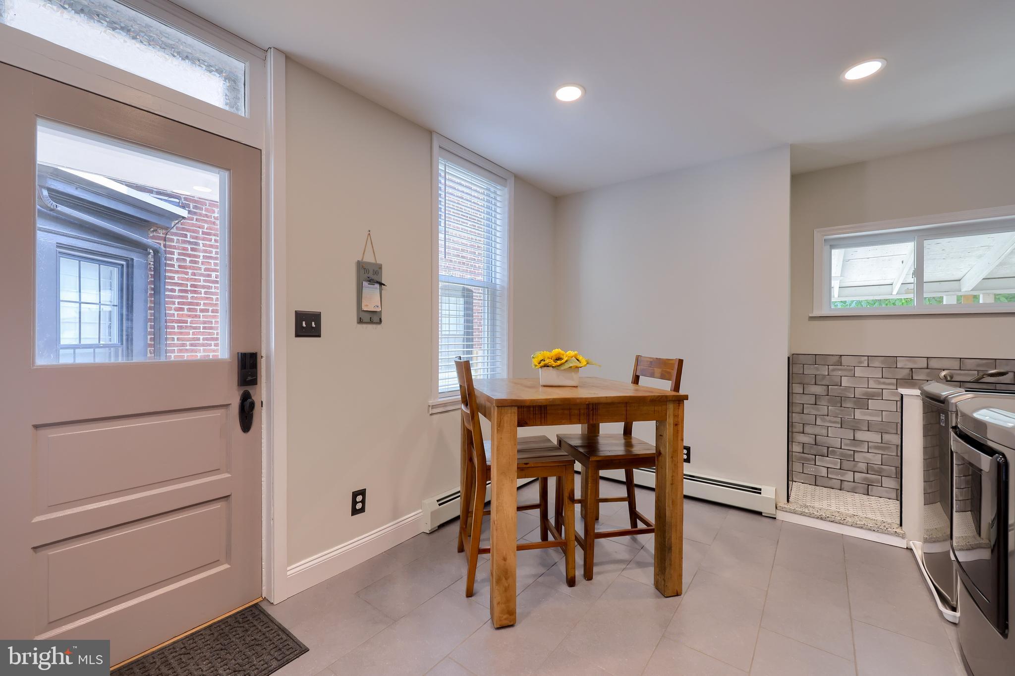 CHESTNUT HILL - Residential
