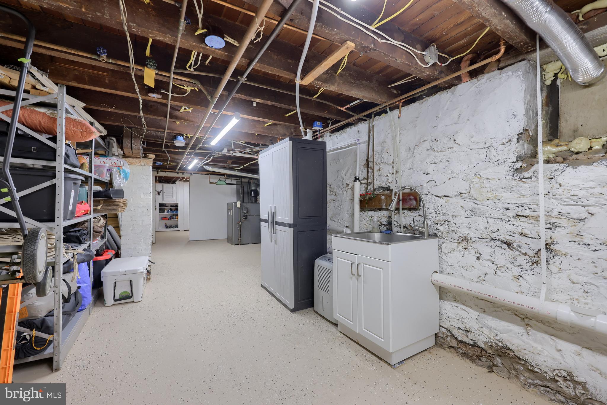 CHESTNUT HILL - Residential