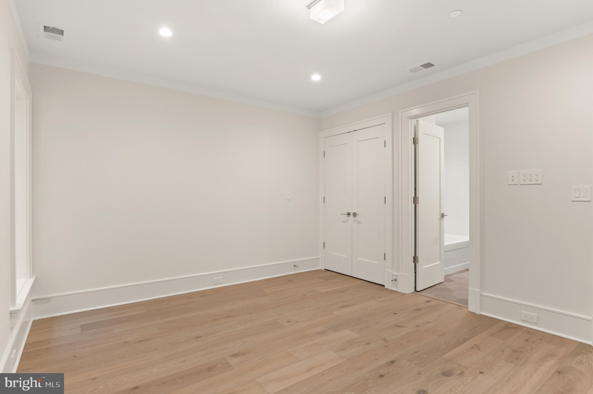 SPRING VALLEY - Residential