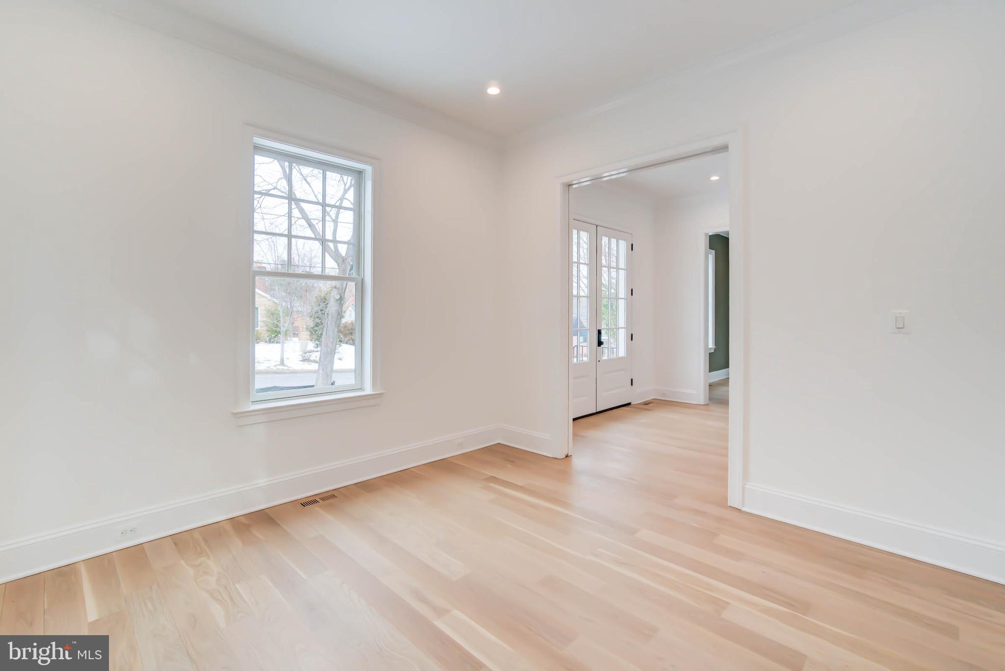 FOREST HILLS - Residential