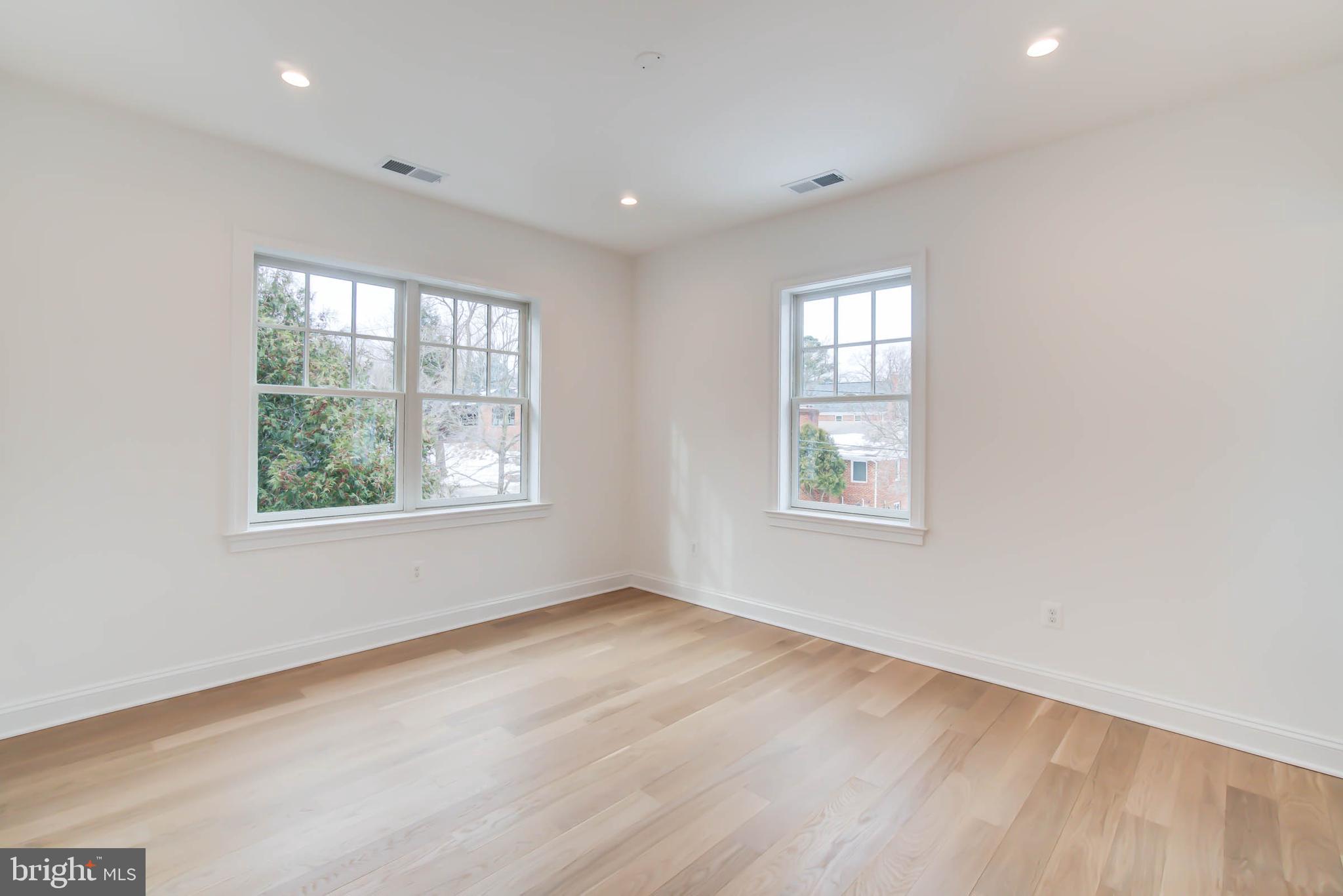 FOREST HILLS - Residential