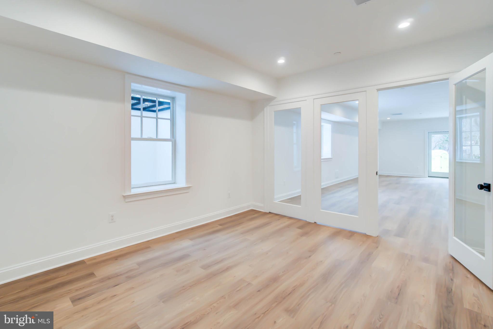 FOREST HILLS - Residential