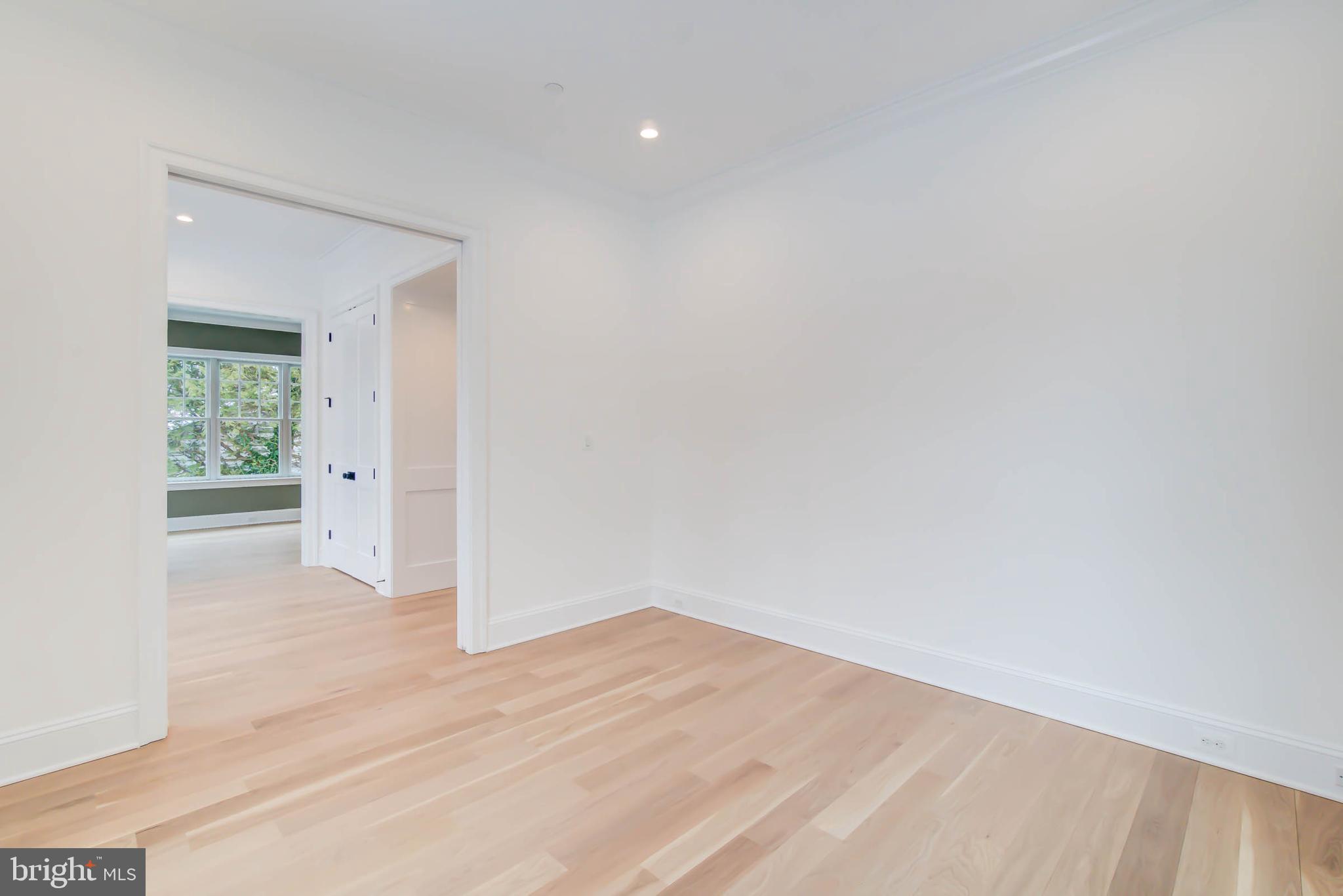 FOREST HILLS - Residential