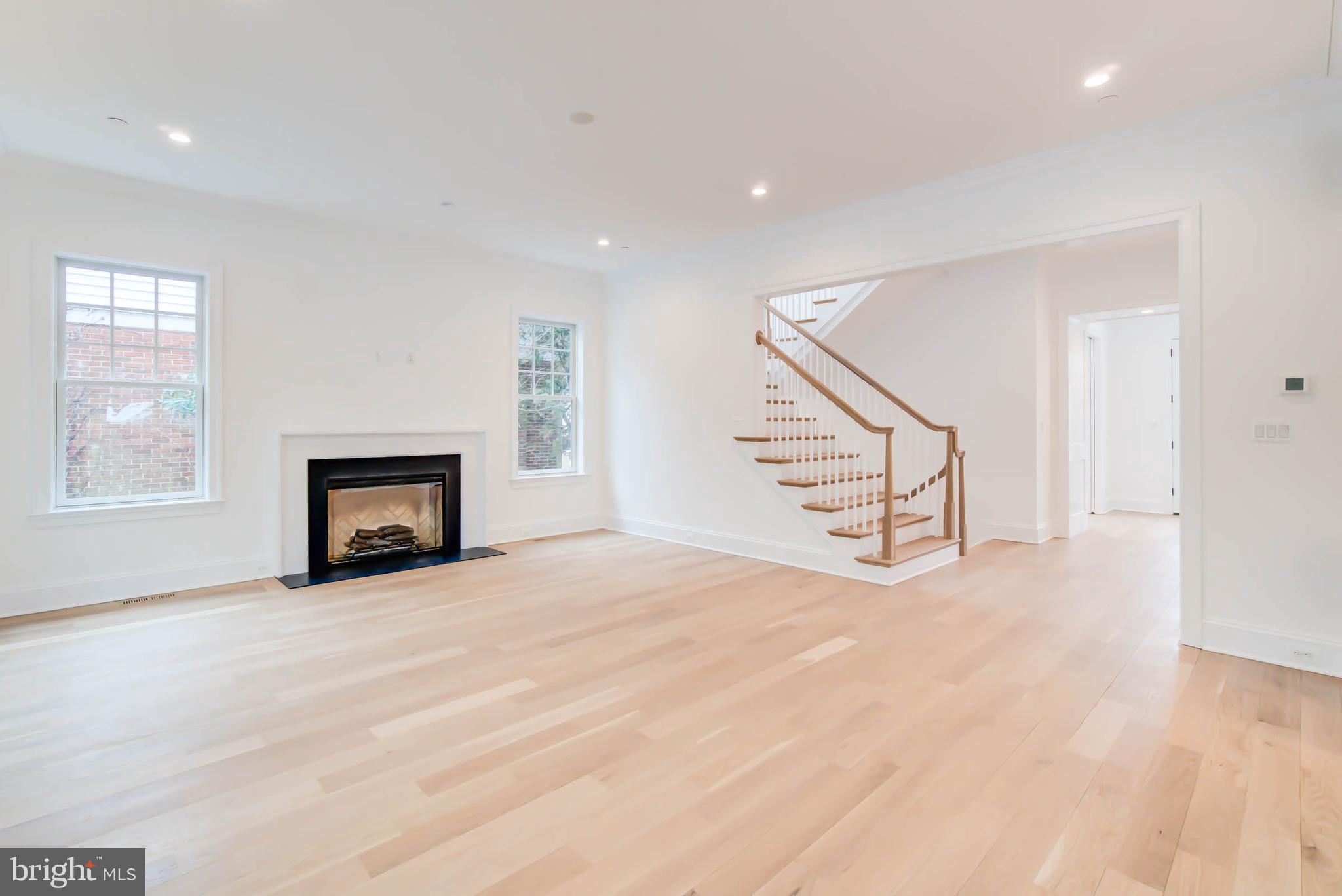 FOREST HILLS - Residential