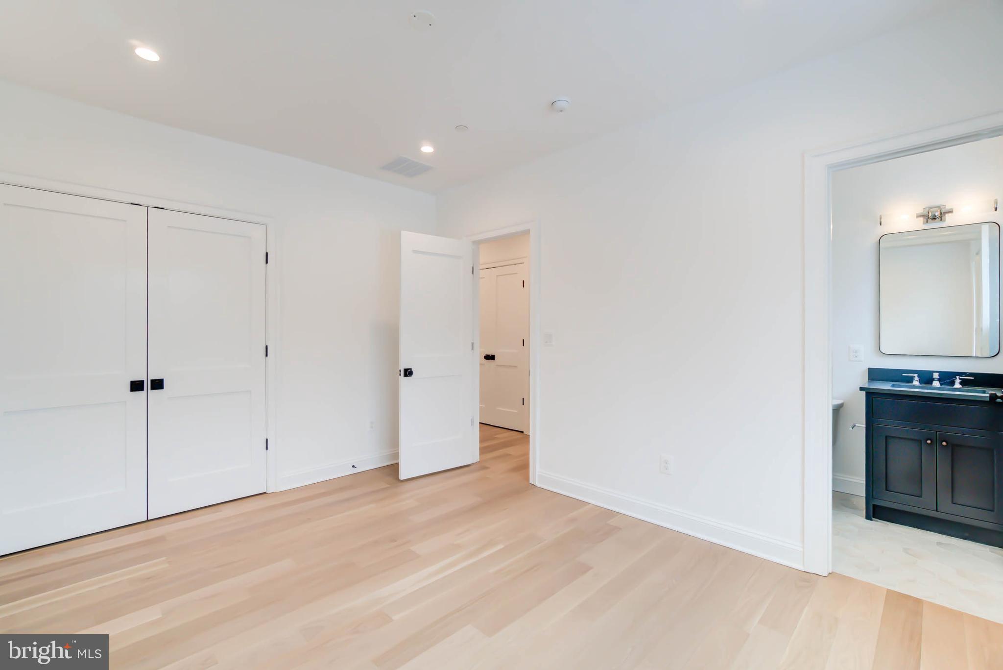 FOREST HILLS - Residential