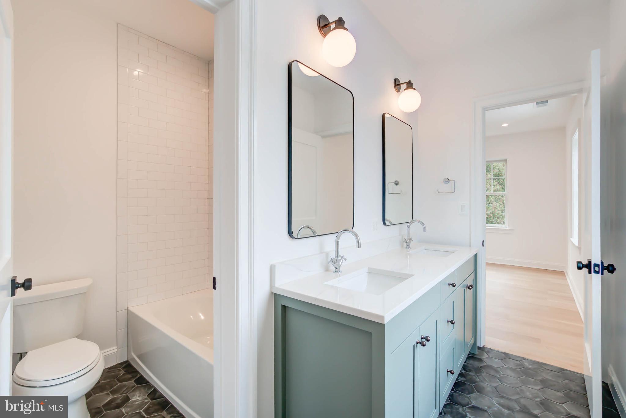 FOREST HILLS - Residential