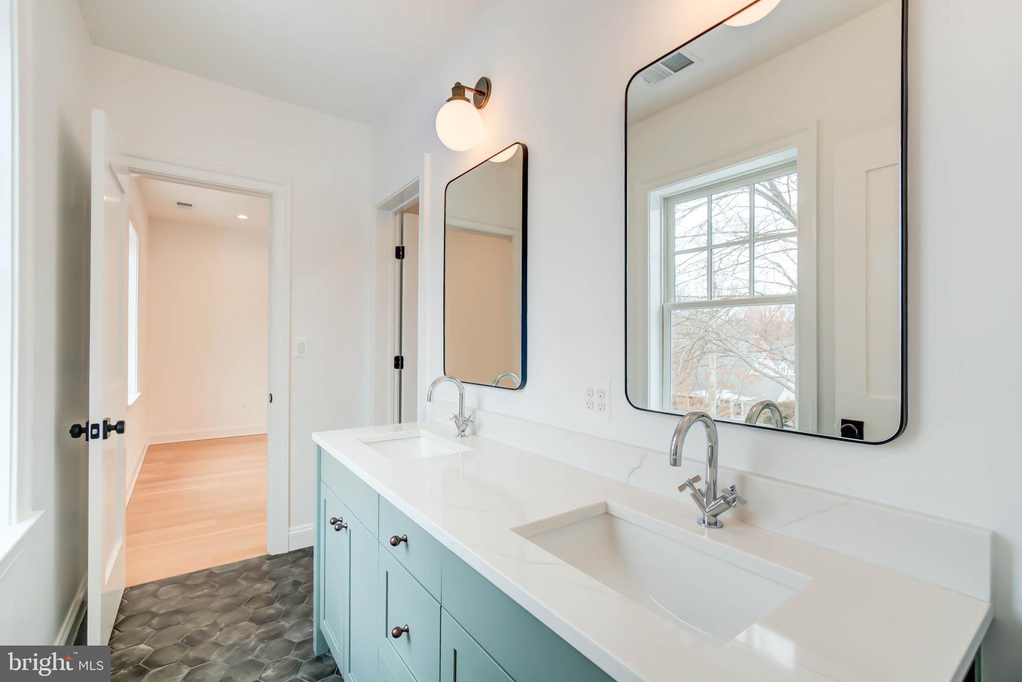 FOREST HILLS - Residential