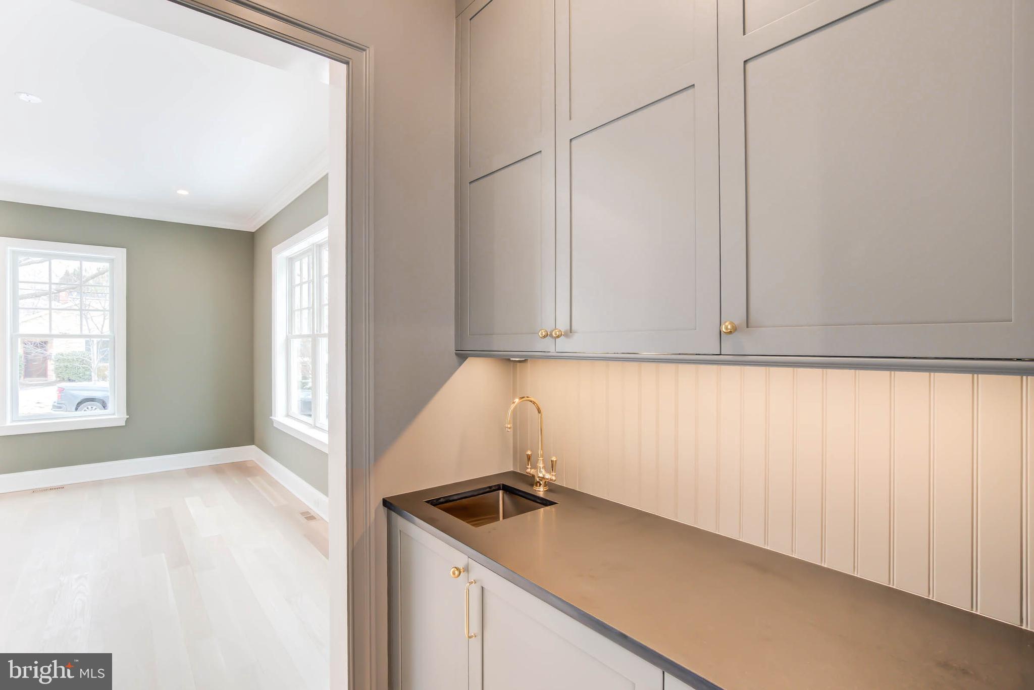 FOREST HILLS - Residential