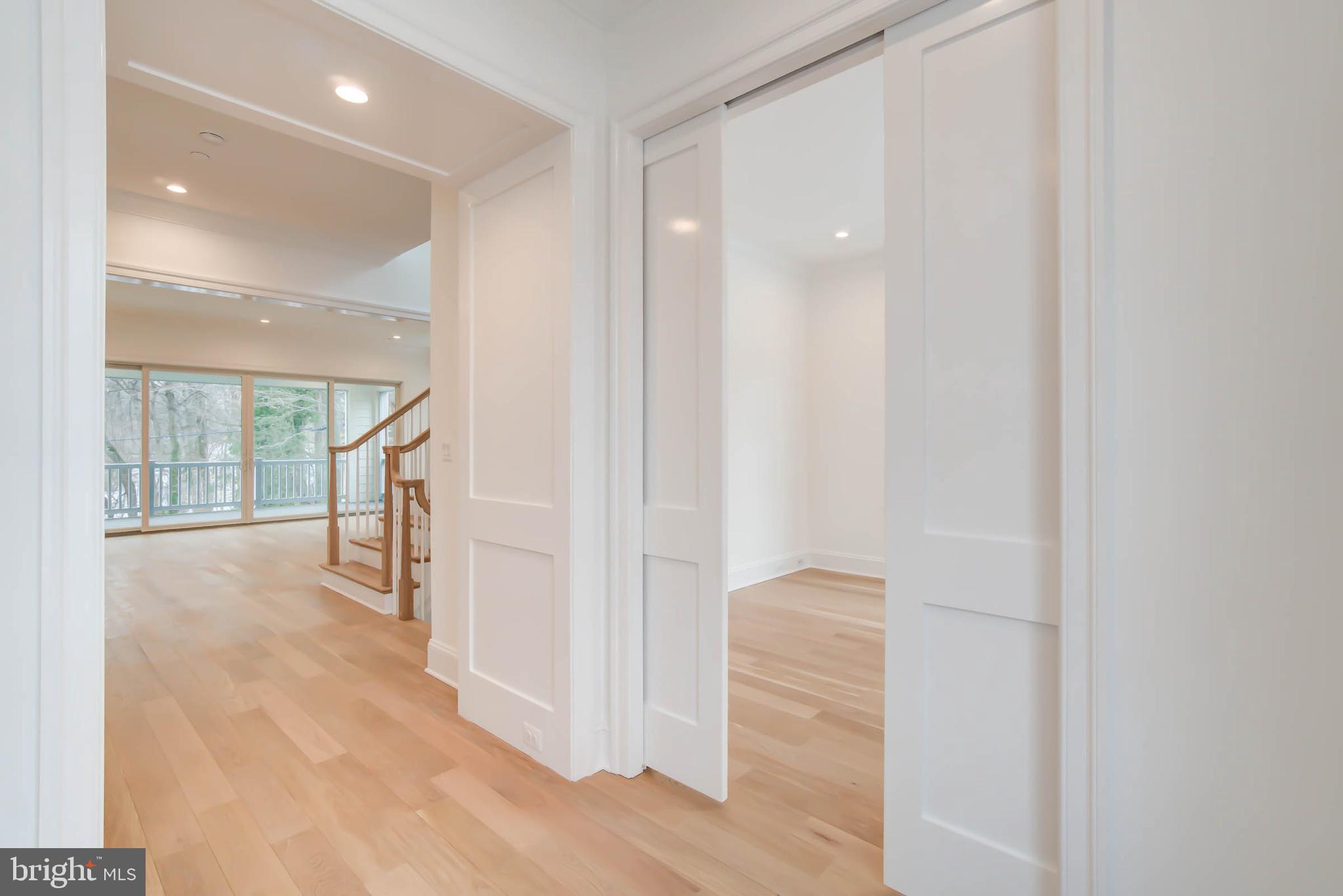 FOREST HILLS - Residential