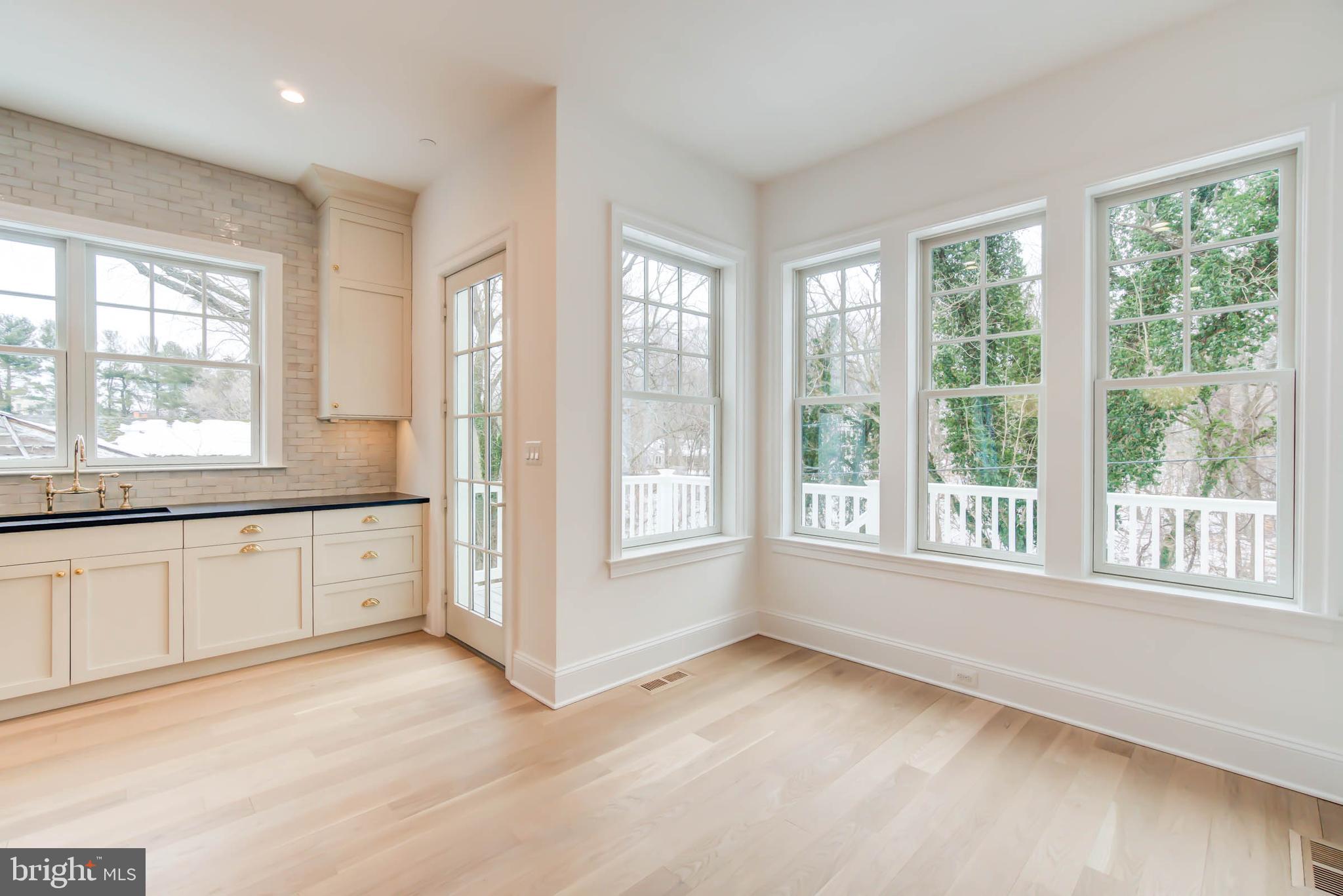 FOREST HILLS - Residential