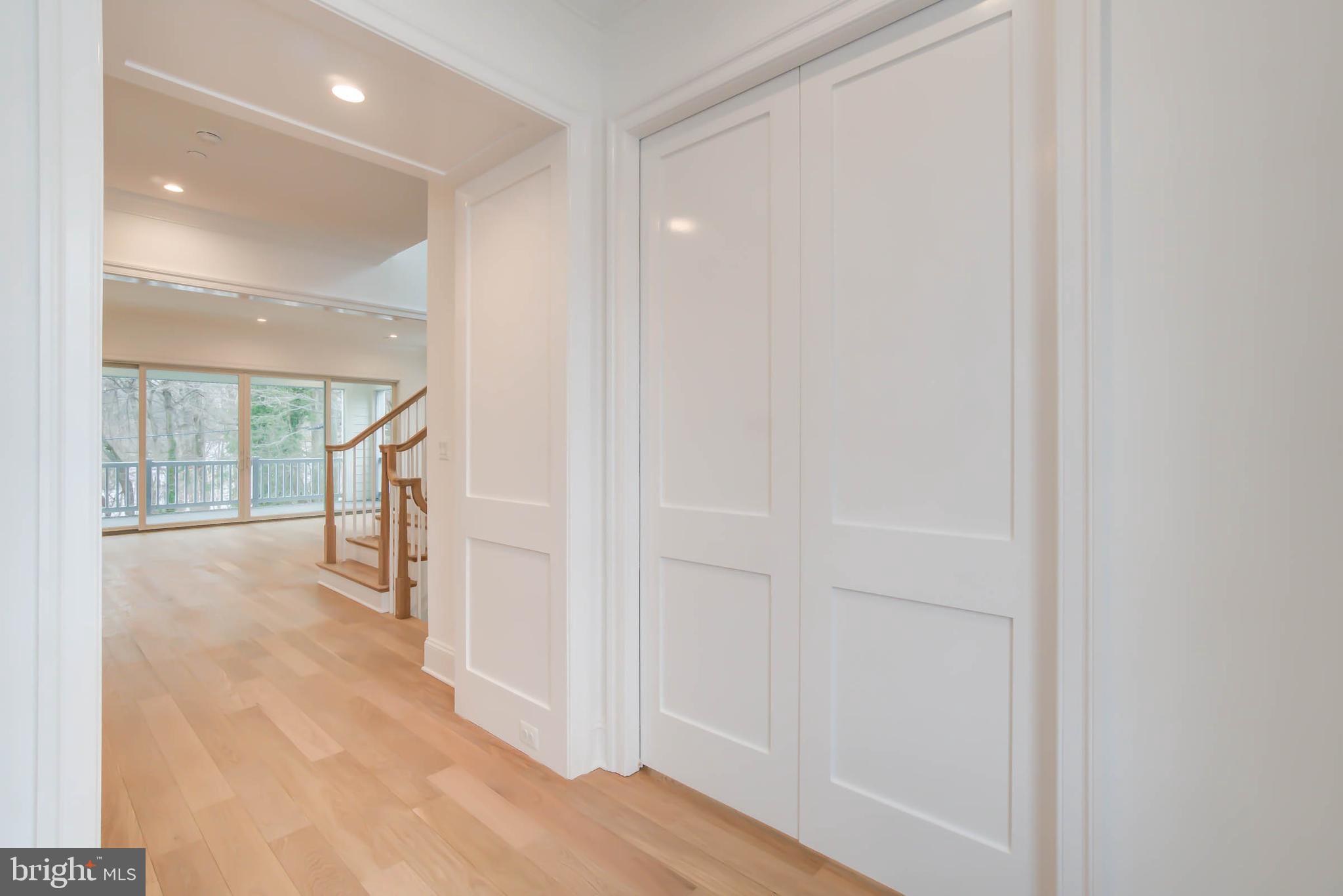 FOREST HILLS - Residential