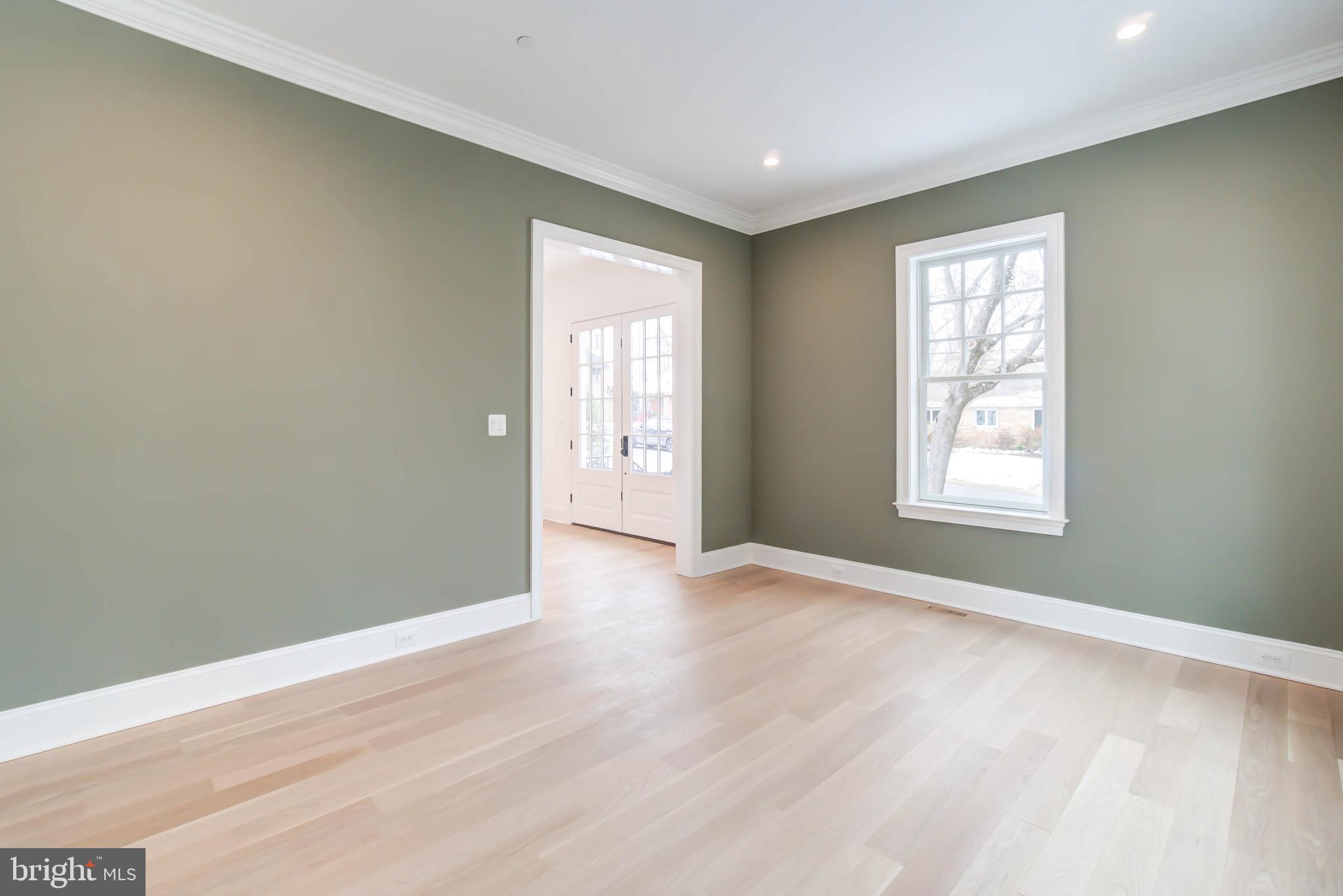FOREST HILLS - Residential