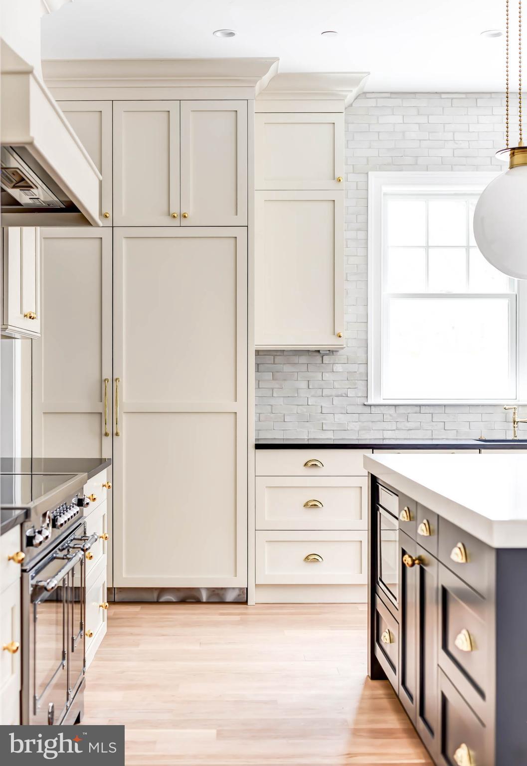 FOREST HILLS - Residential