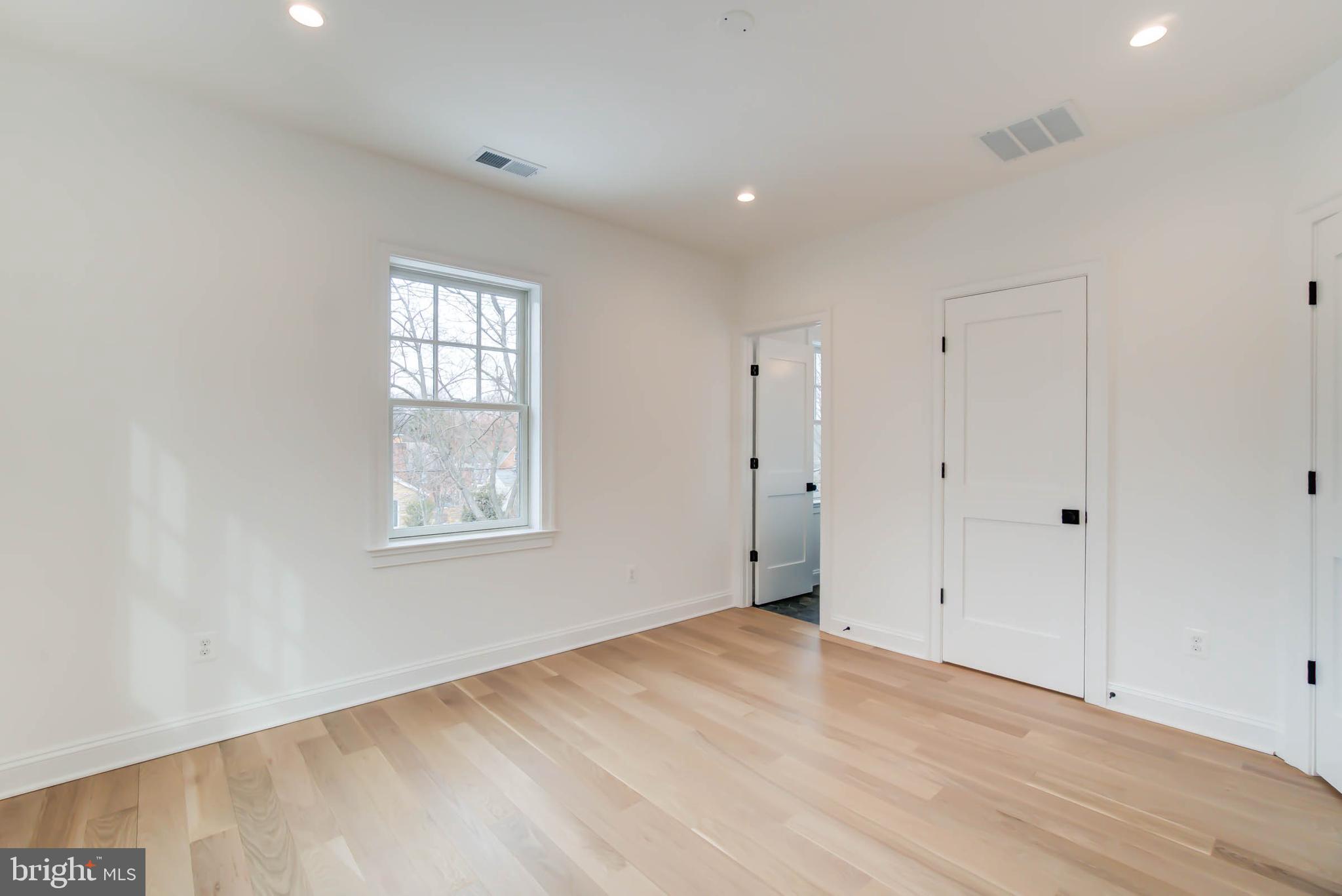 FOREST HILLS - Residential