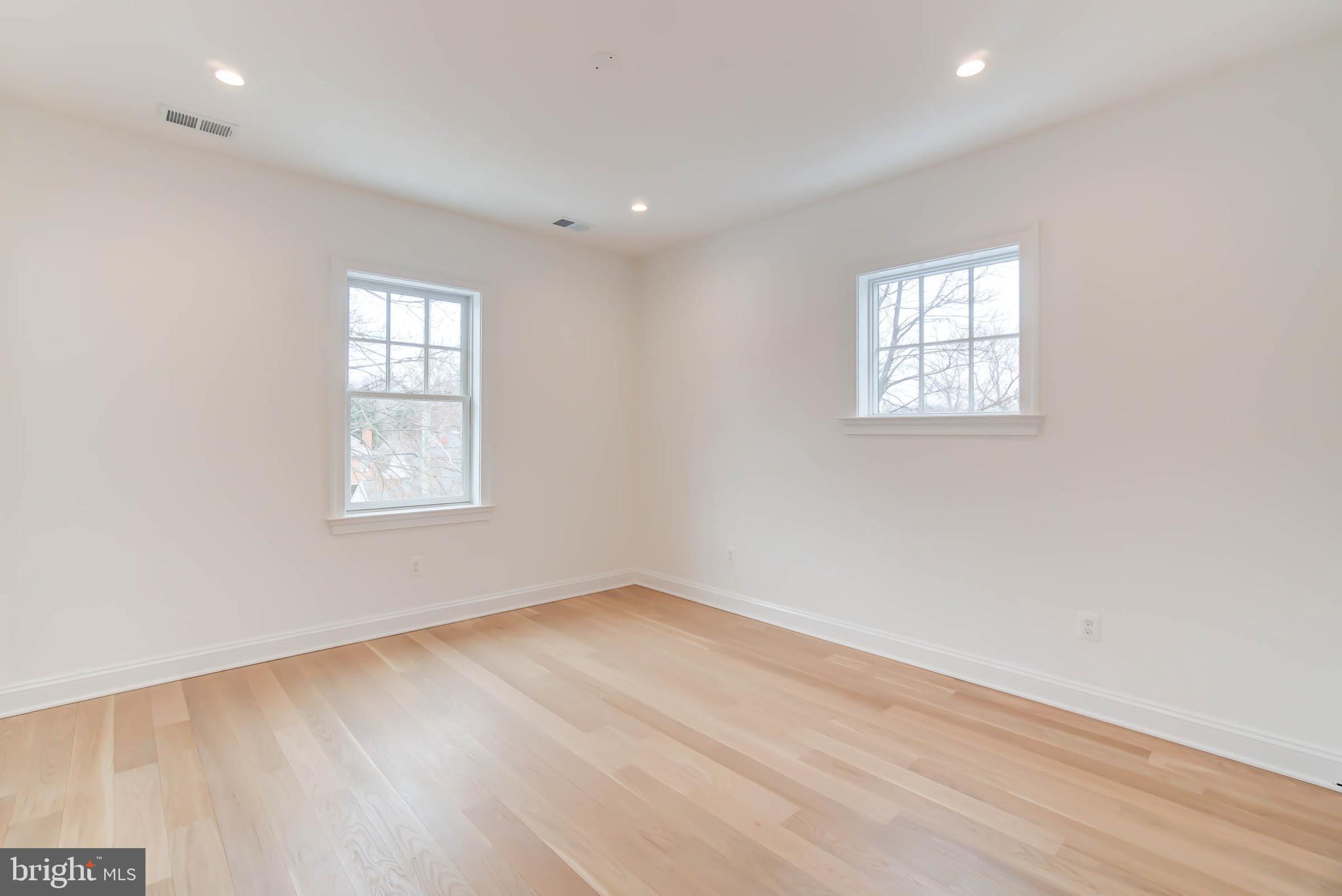 FOREST HILLS - Residential
