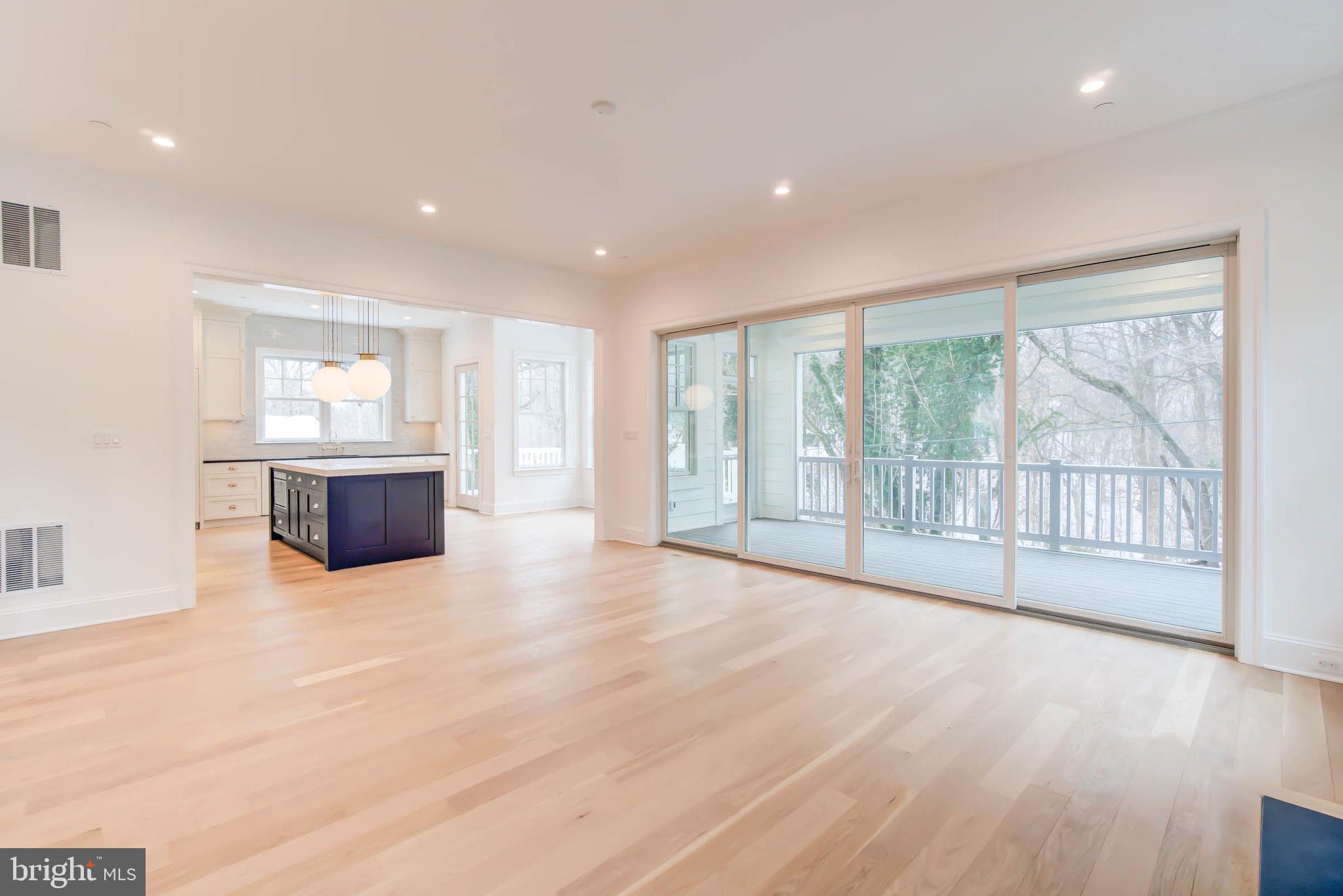 FOREST HILLS - Residential