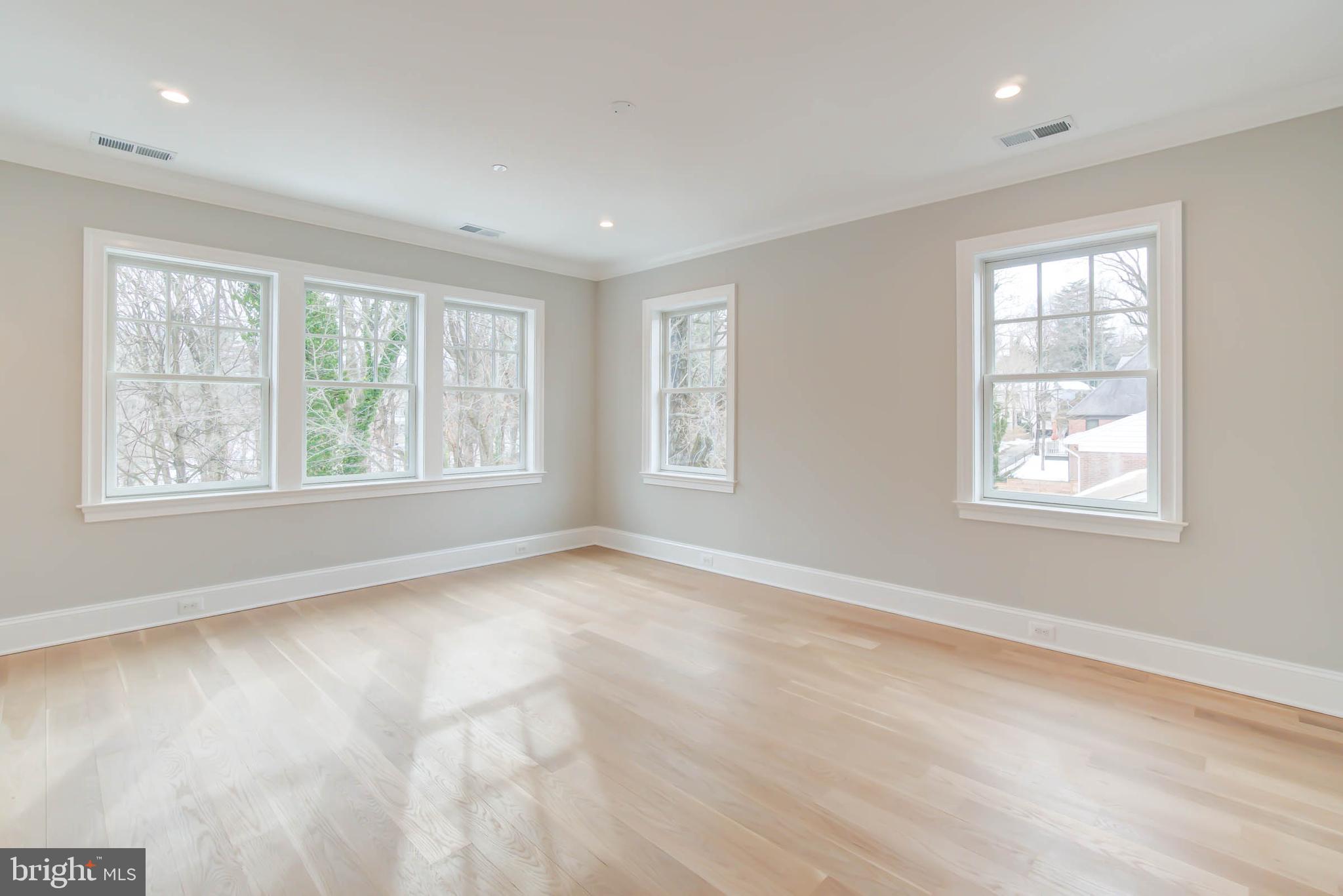 FOREST HILLS - Residential