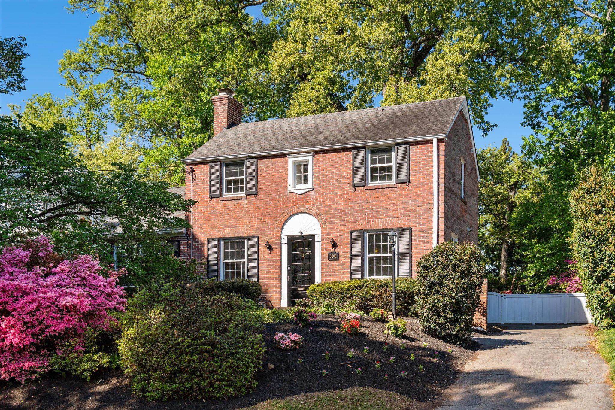 WOODACRES - Residential