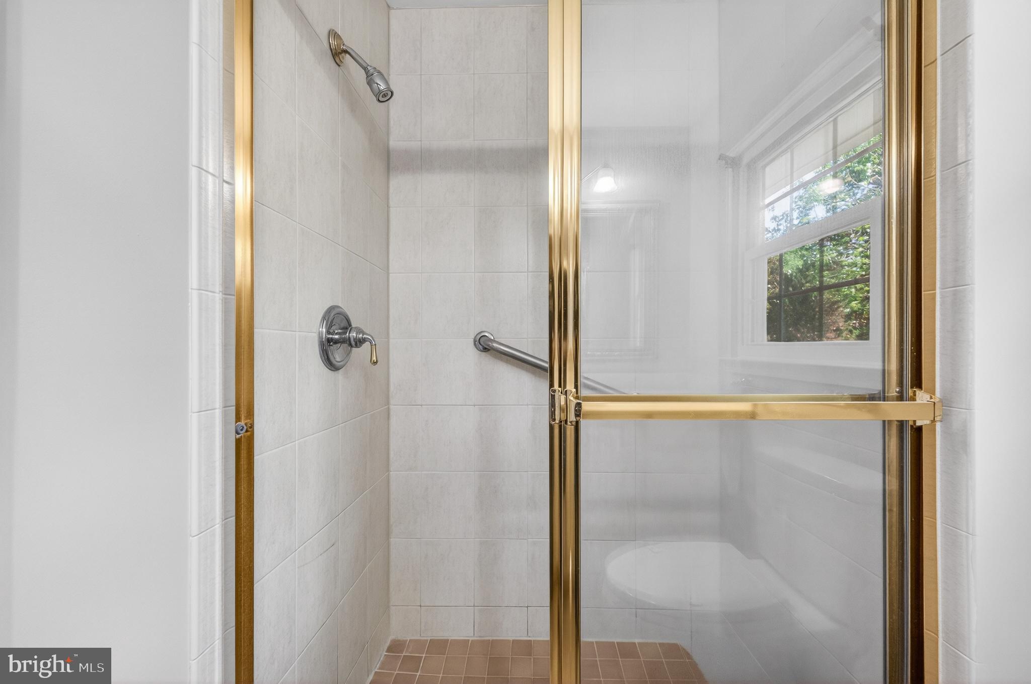 ASHLAWN - Residential