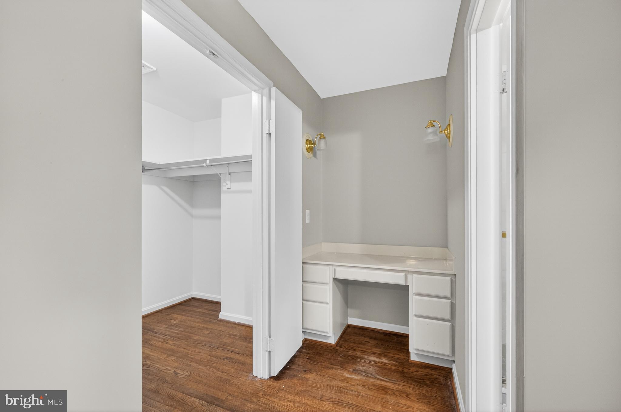 ASHLAWN - Residential