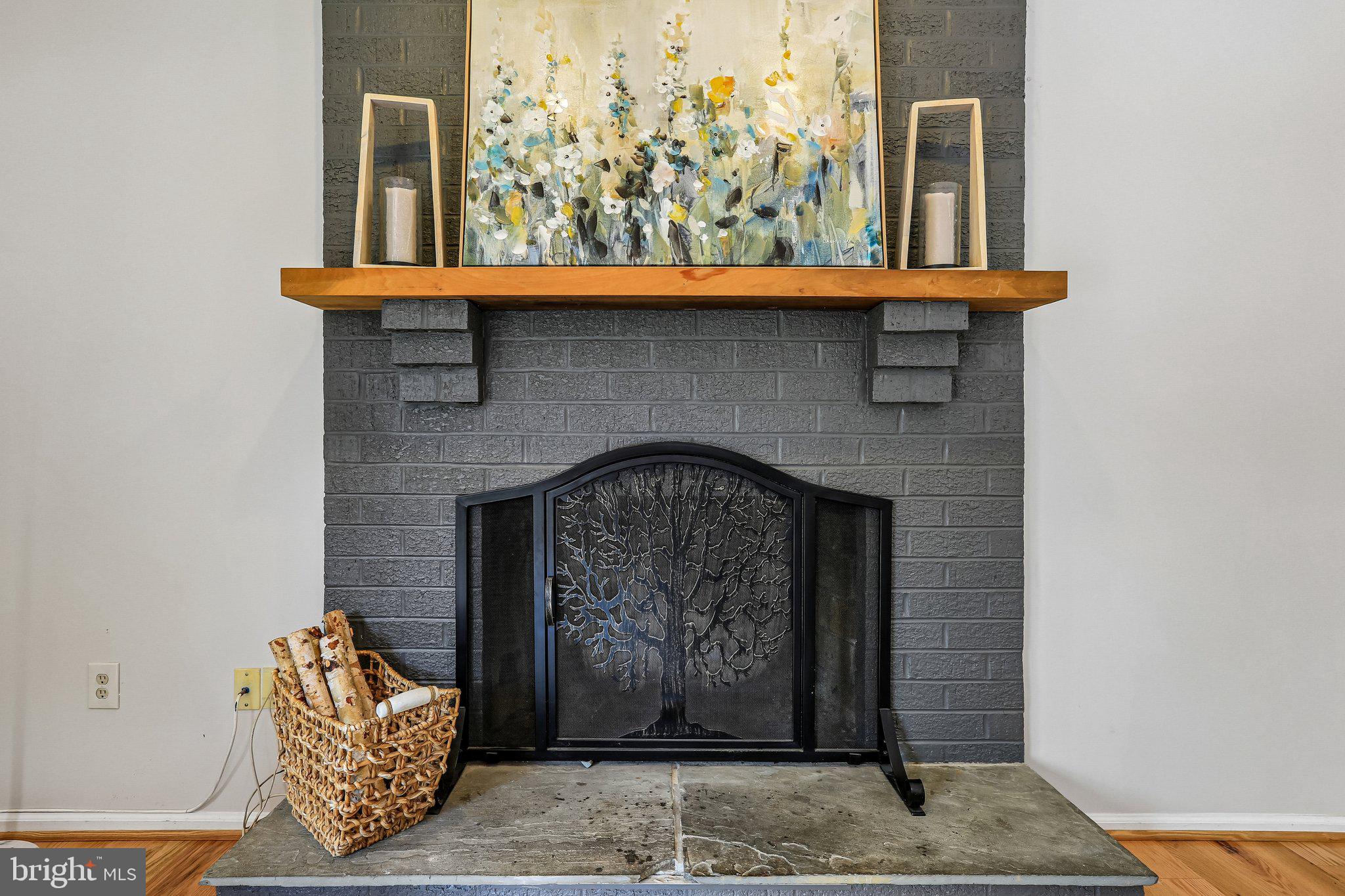 MONTGOMERY SQUARE - Residential