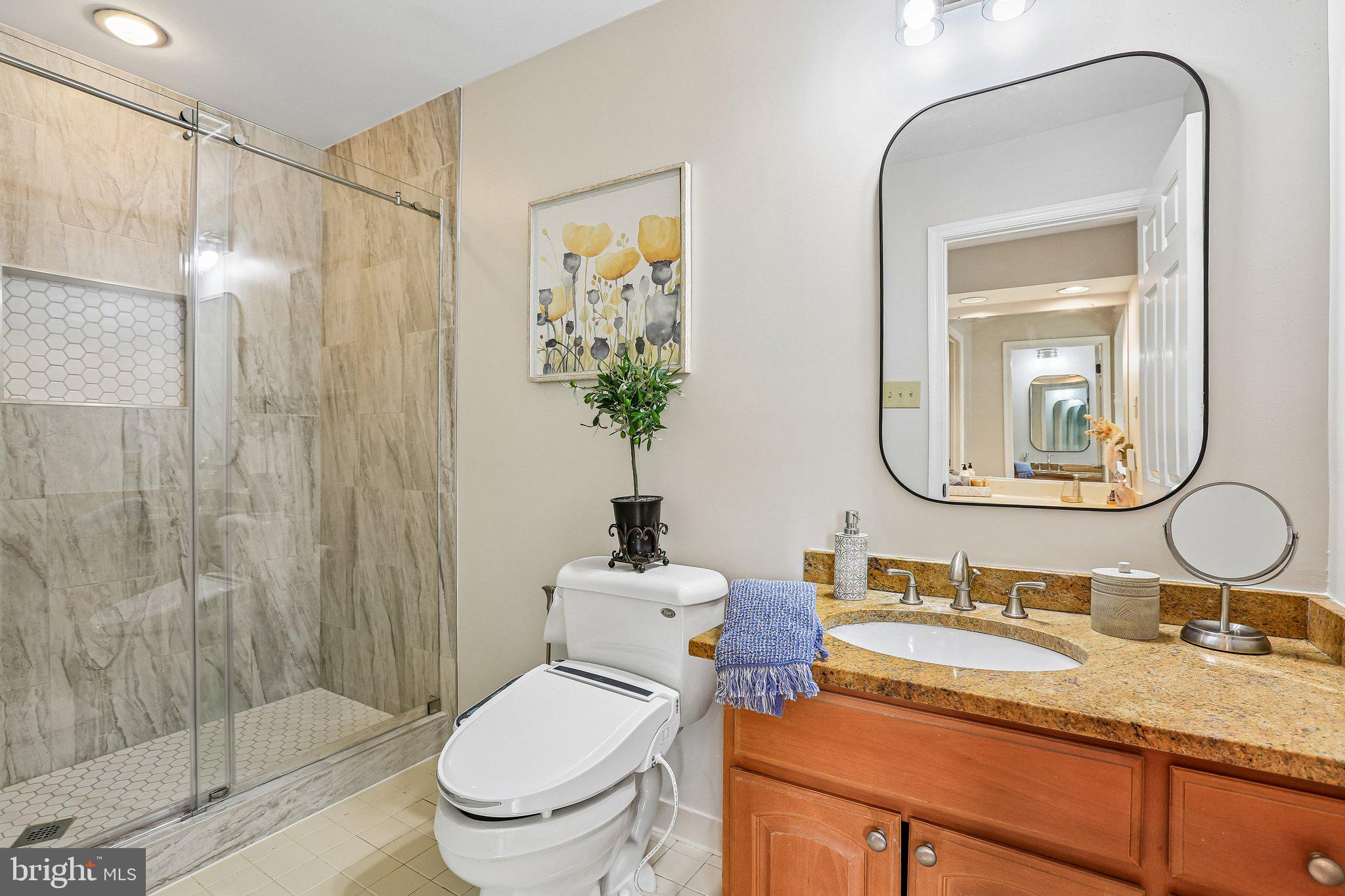 MONTGOMERY SQUARE - Residential