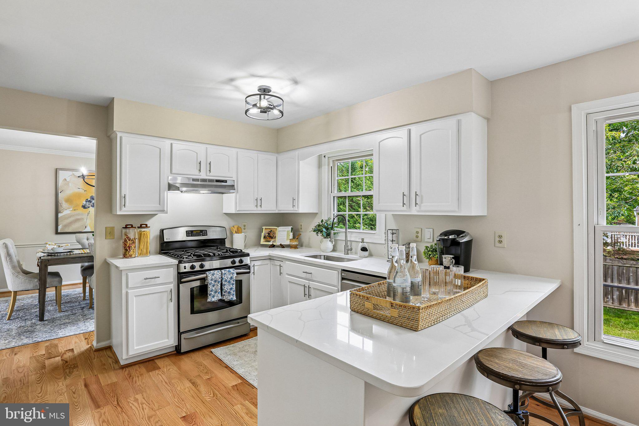MONTGOMERY SQUARE - Residential