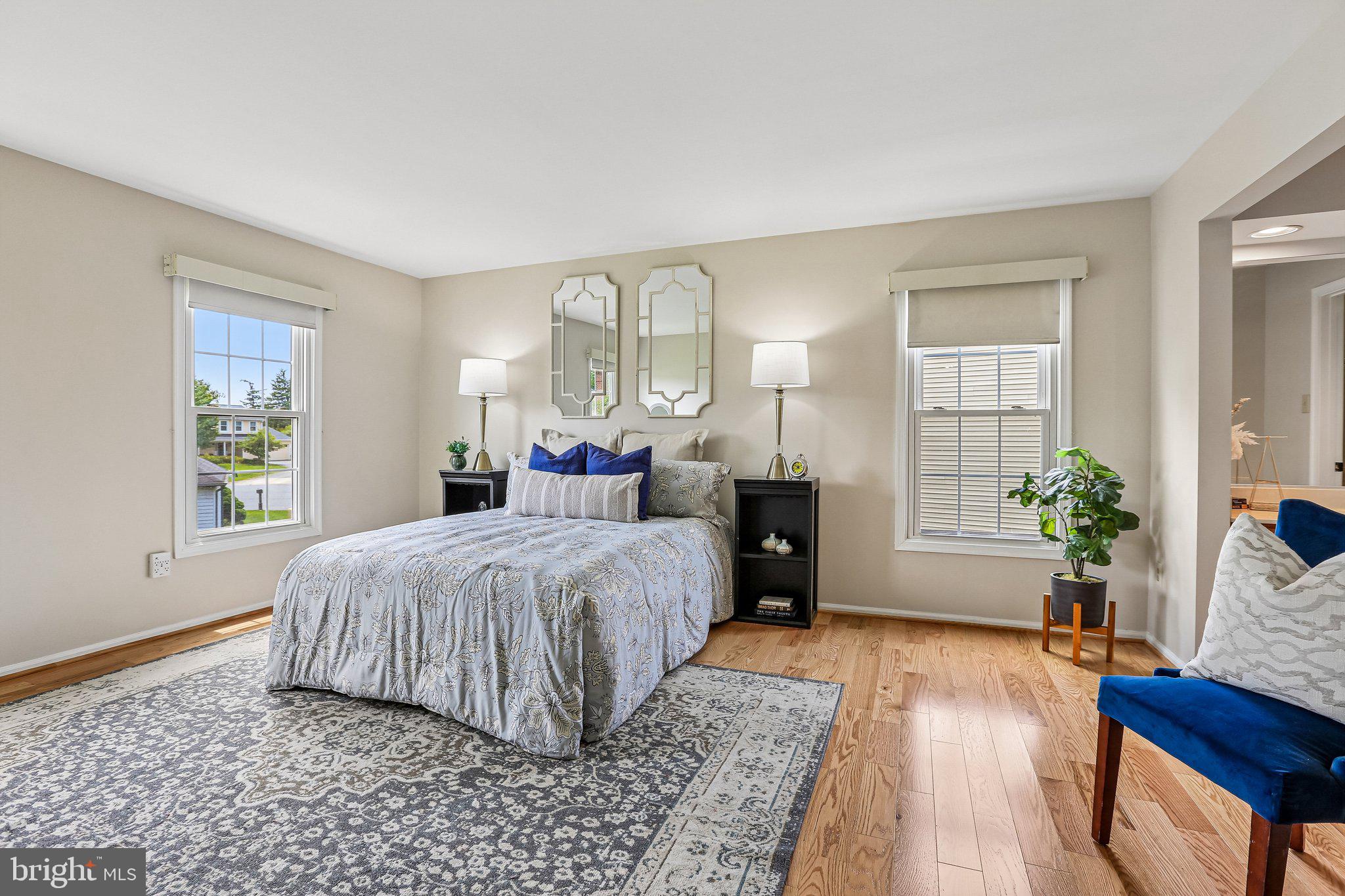 MONTGOMERY SQUARE - Residential