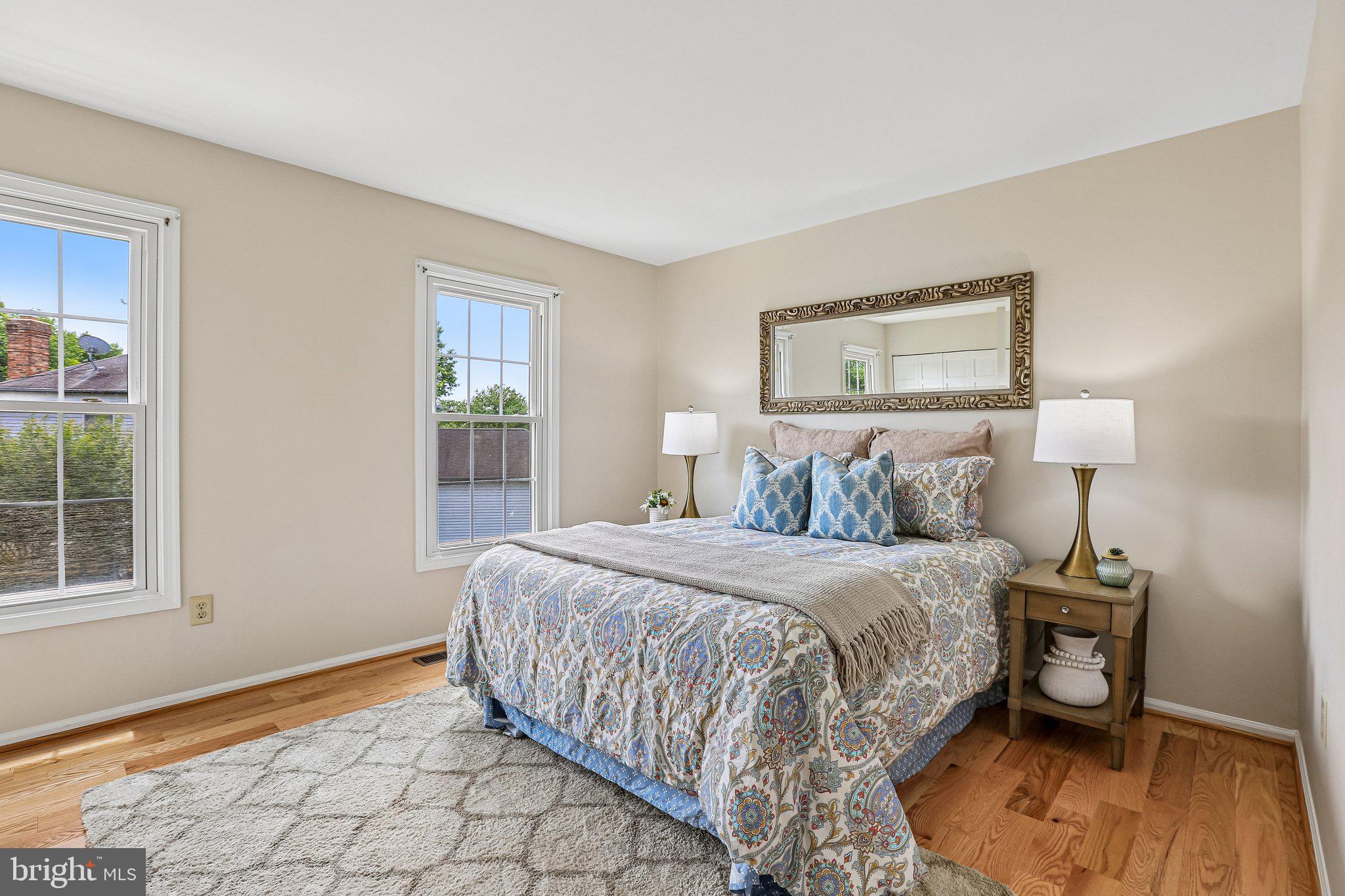 MONTGOMERY SQUARE - Residential