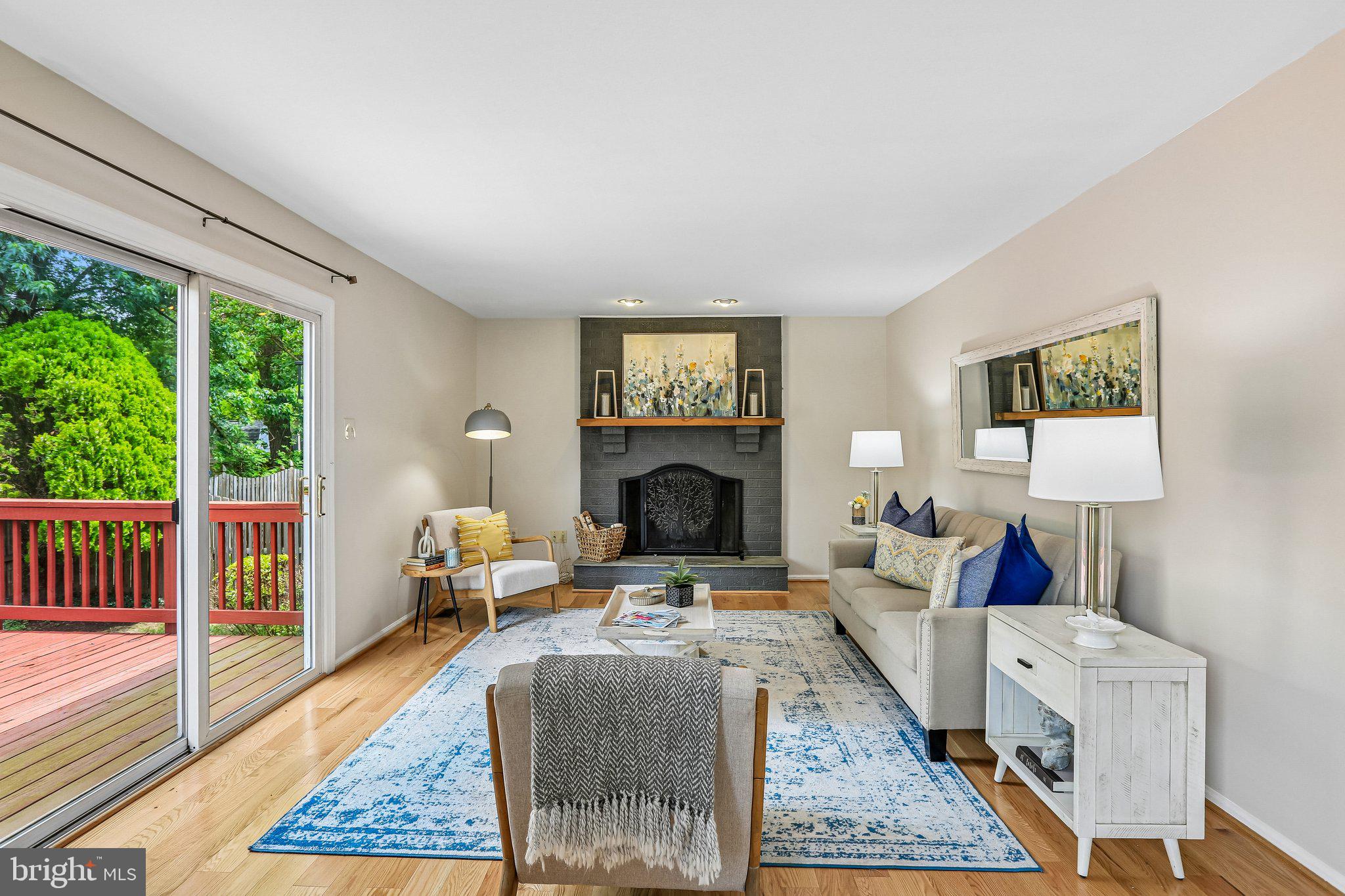 MONTGOMERY SQUARE - Residential