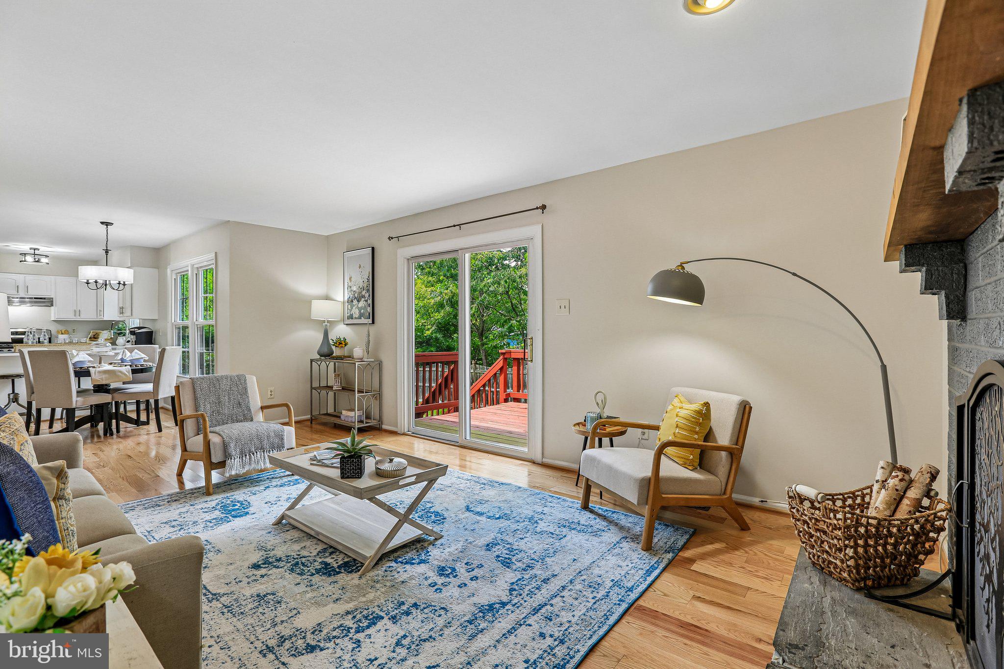 MONTGOMERY SQUARE - Residential