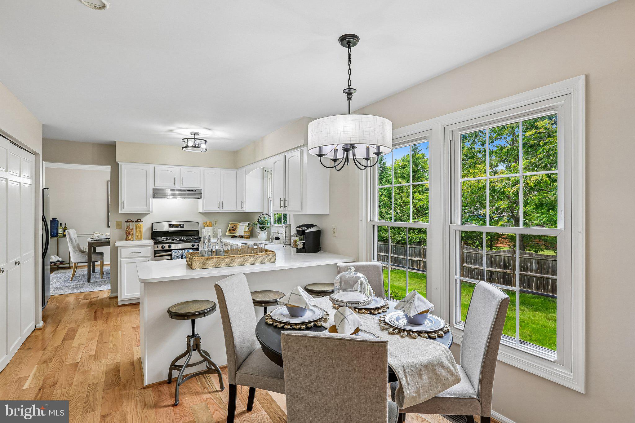 MONTGOMERY SQUARE - Residential