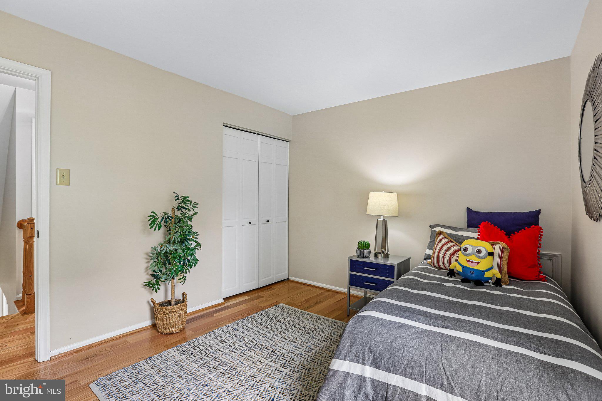 MONTGOMERY SQUARE - Residential