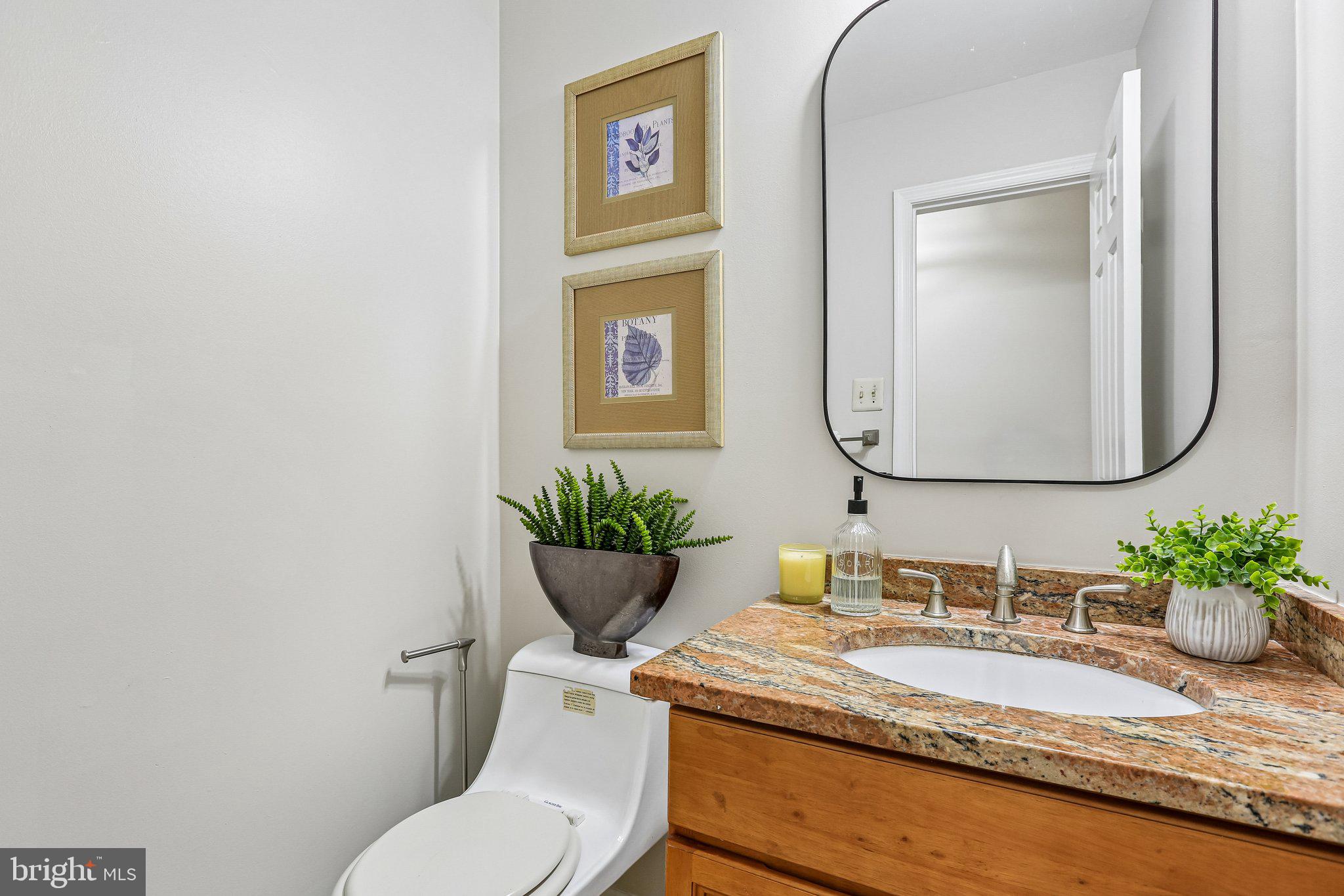 MONTGOMERY SQUARE - Residential