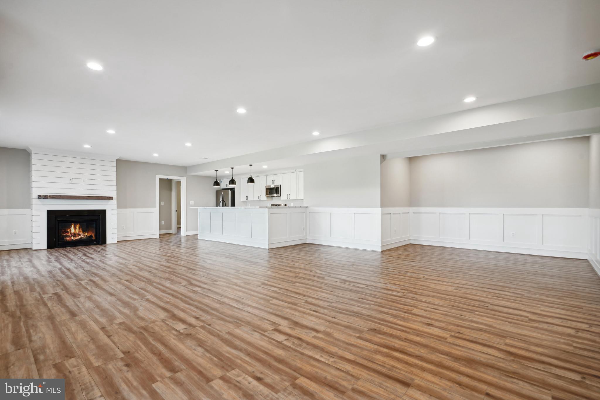 ROCK ISLAND LANDING - Residential