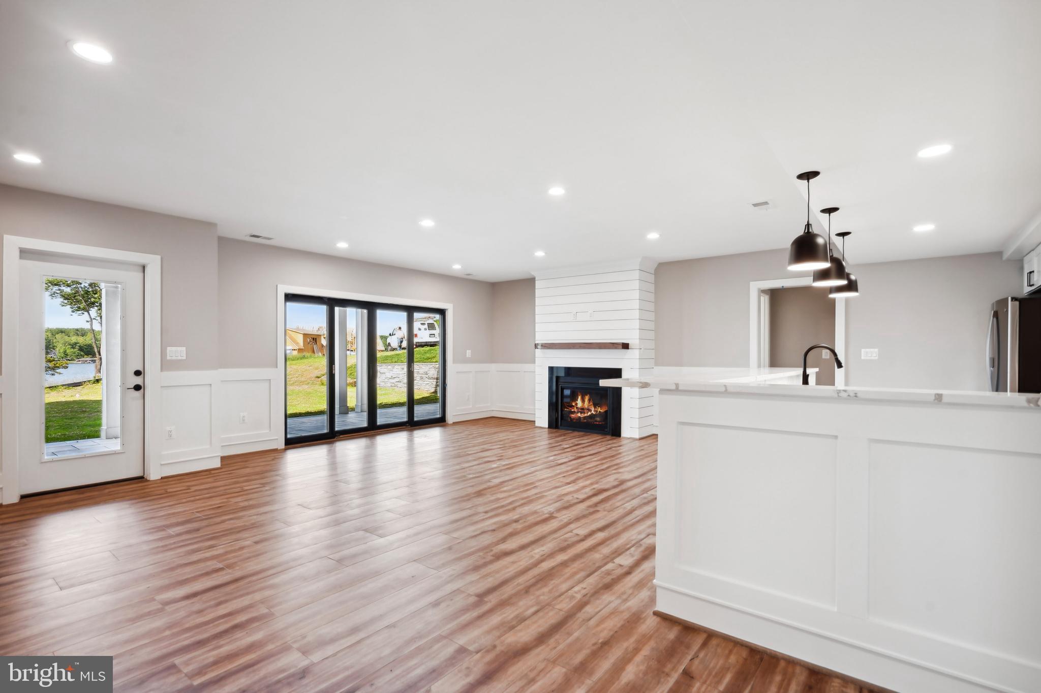 ROCK ISLAND LANDING - Residential