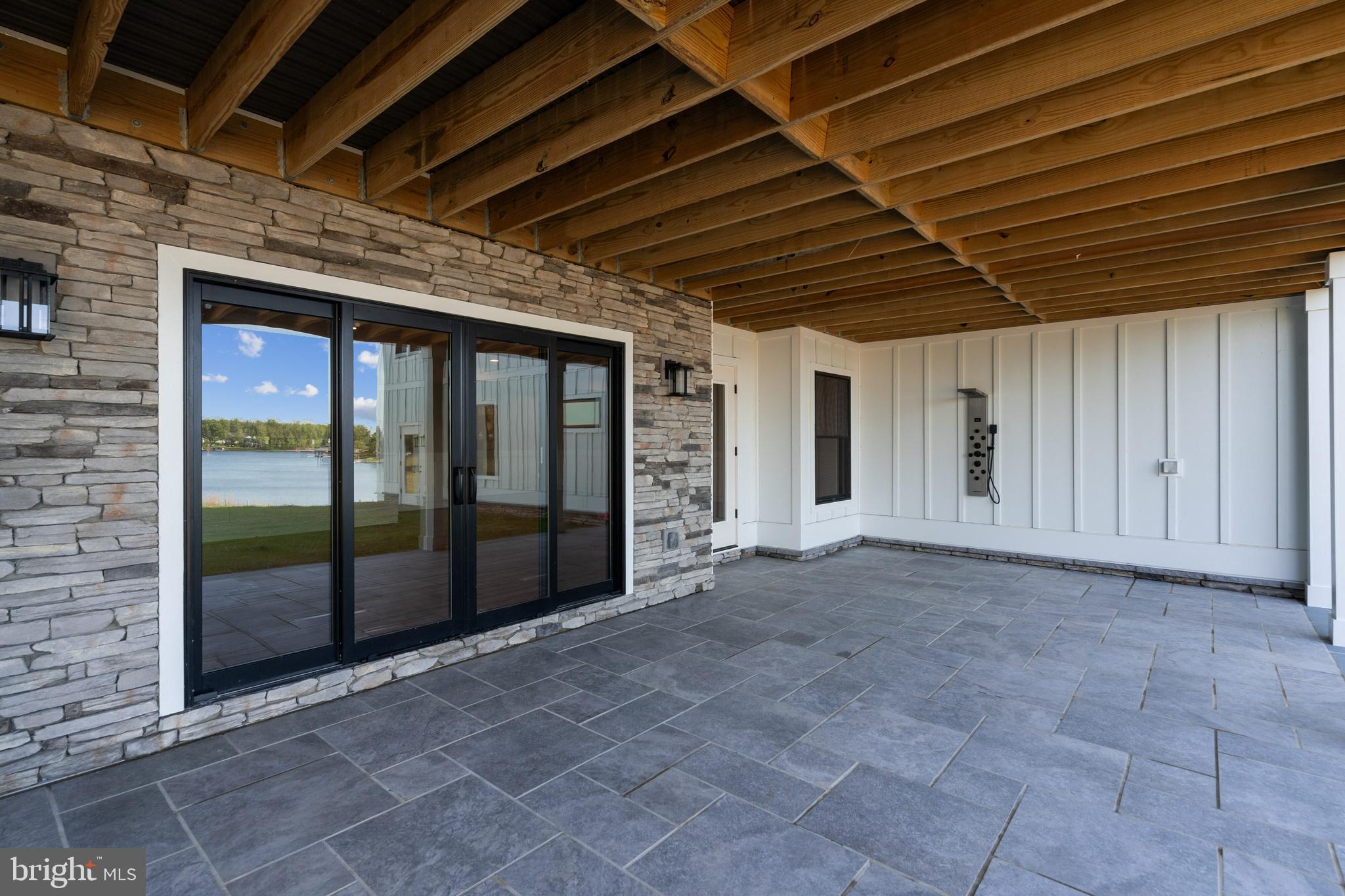 ROCK ISLAND LANDING - Residential