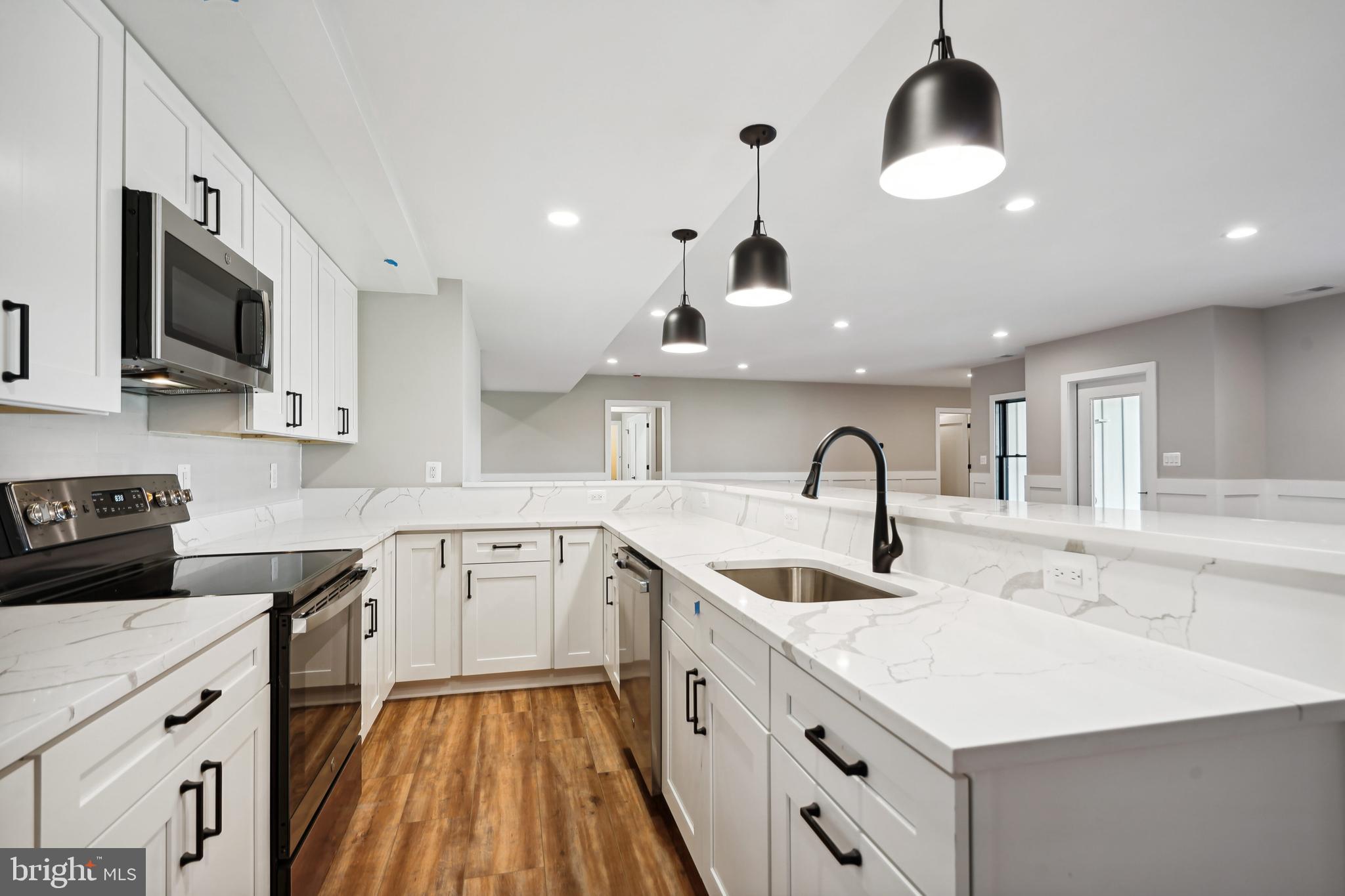 ROCK ISLAND LANDING - Residential