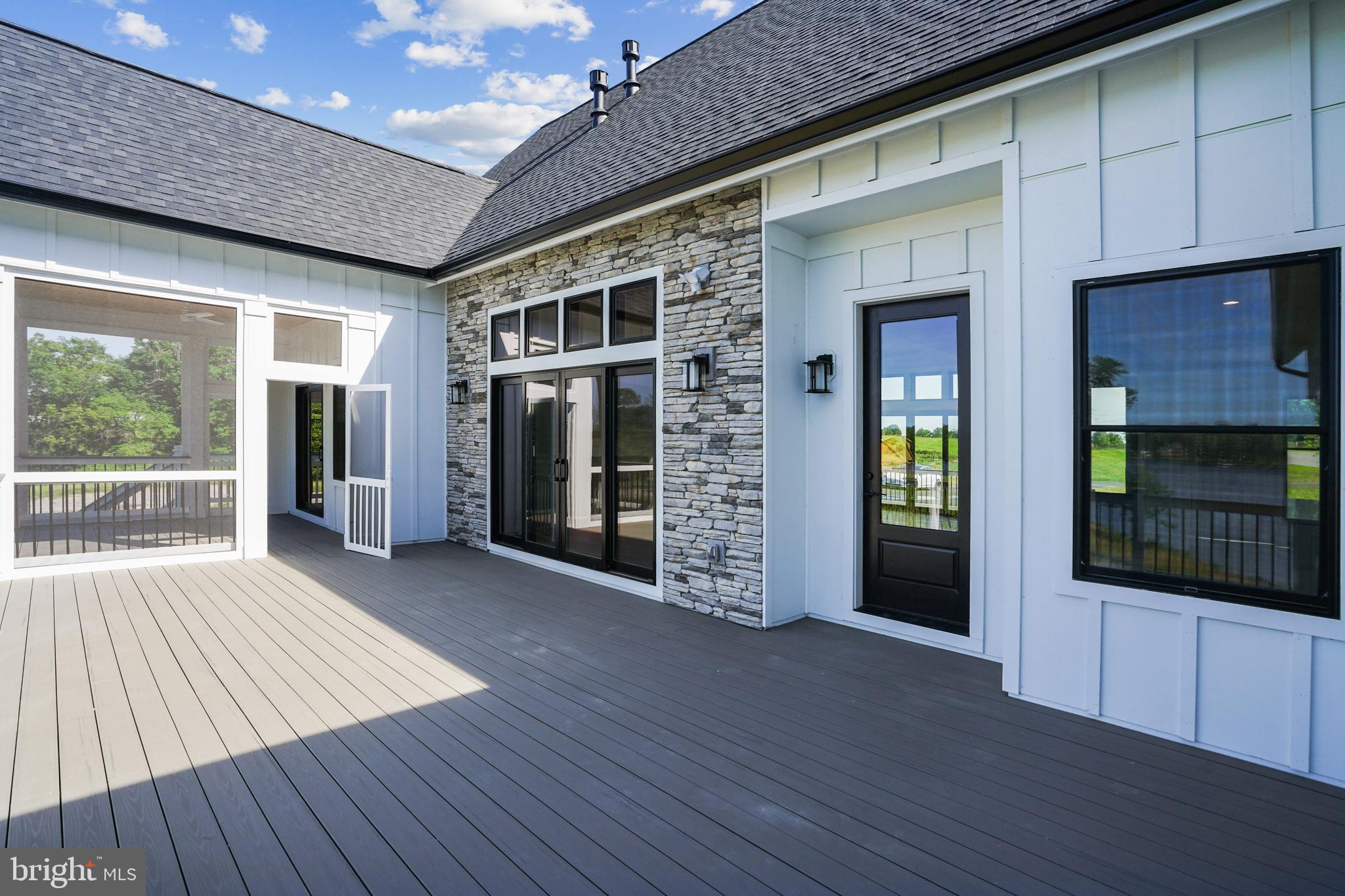 ROCK ISLAND LANDING - Residential