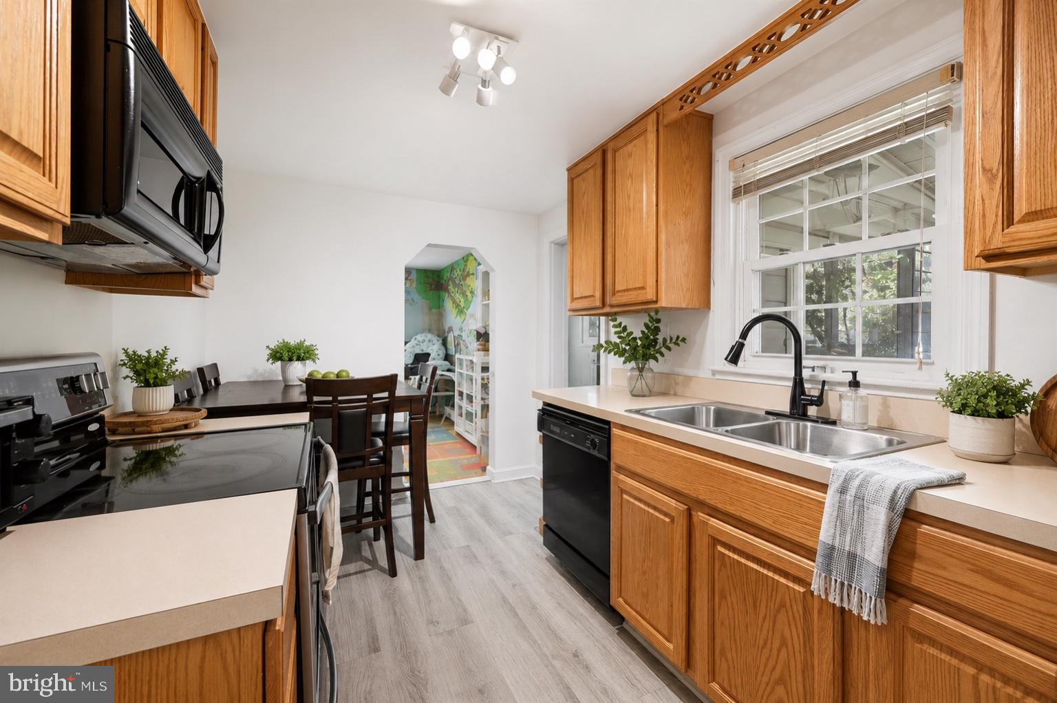 GROVETON - Residential