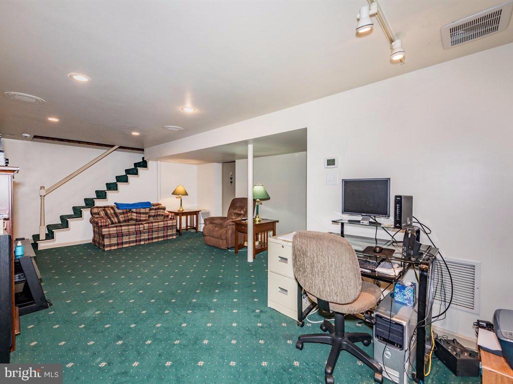 MILLERSVILLE - Residential