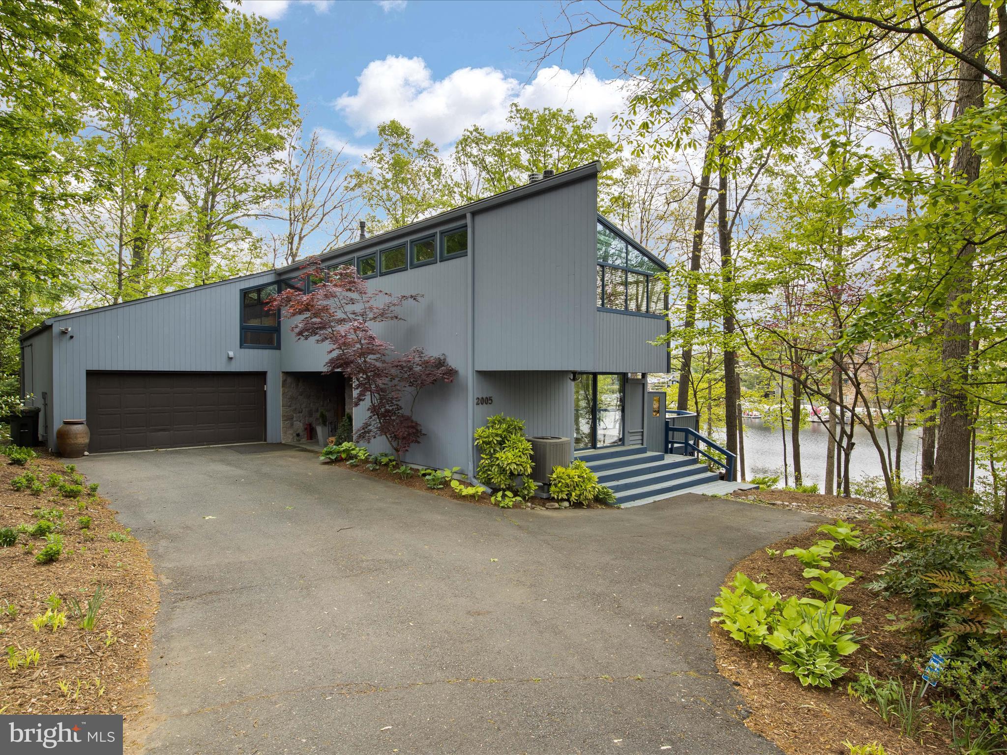 RESTON - Residential