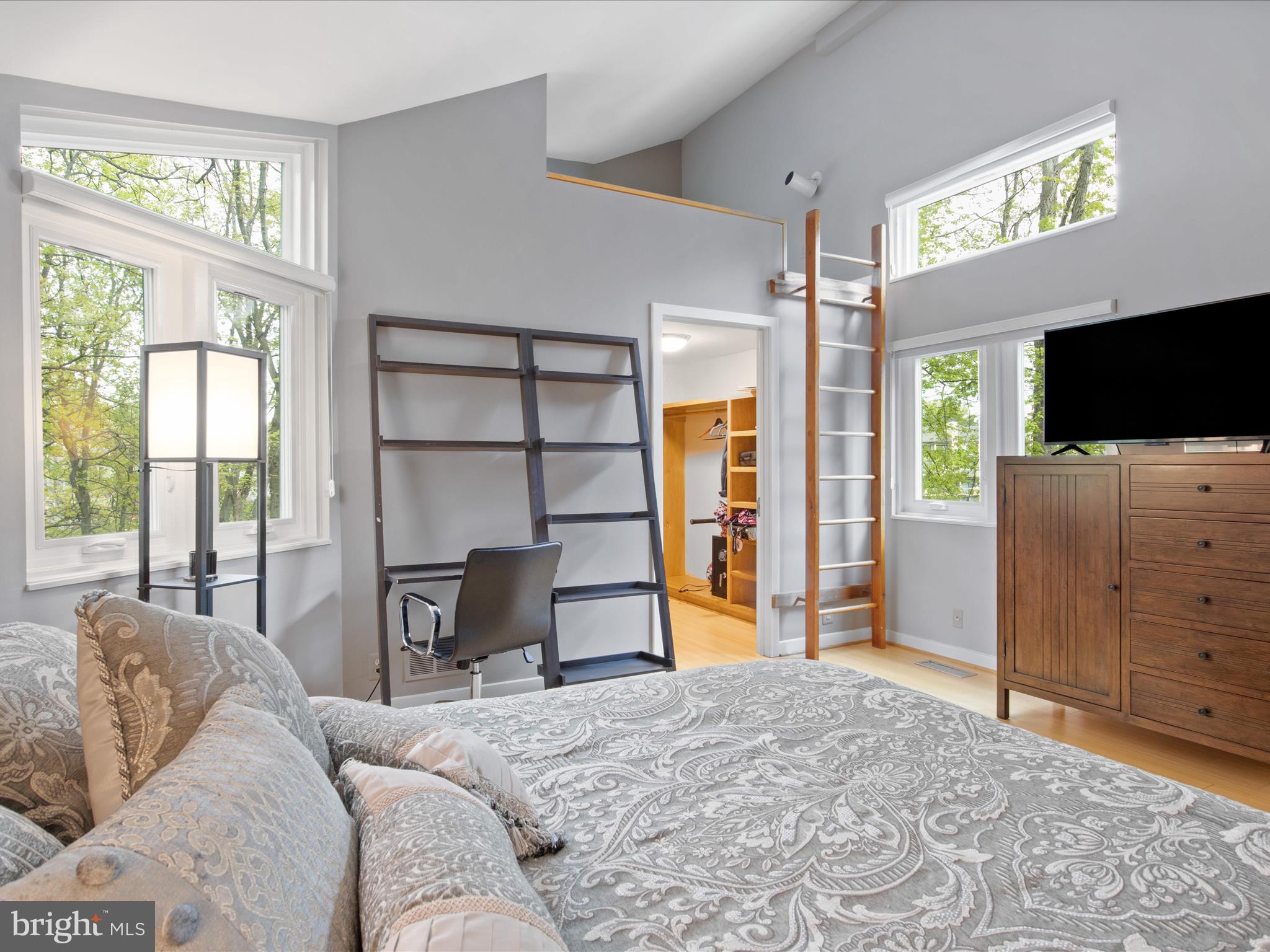 RESTON - Residential
