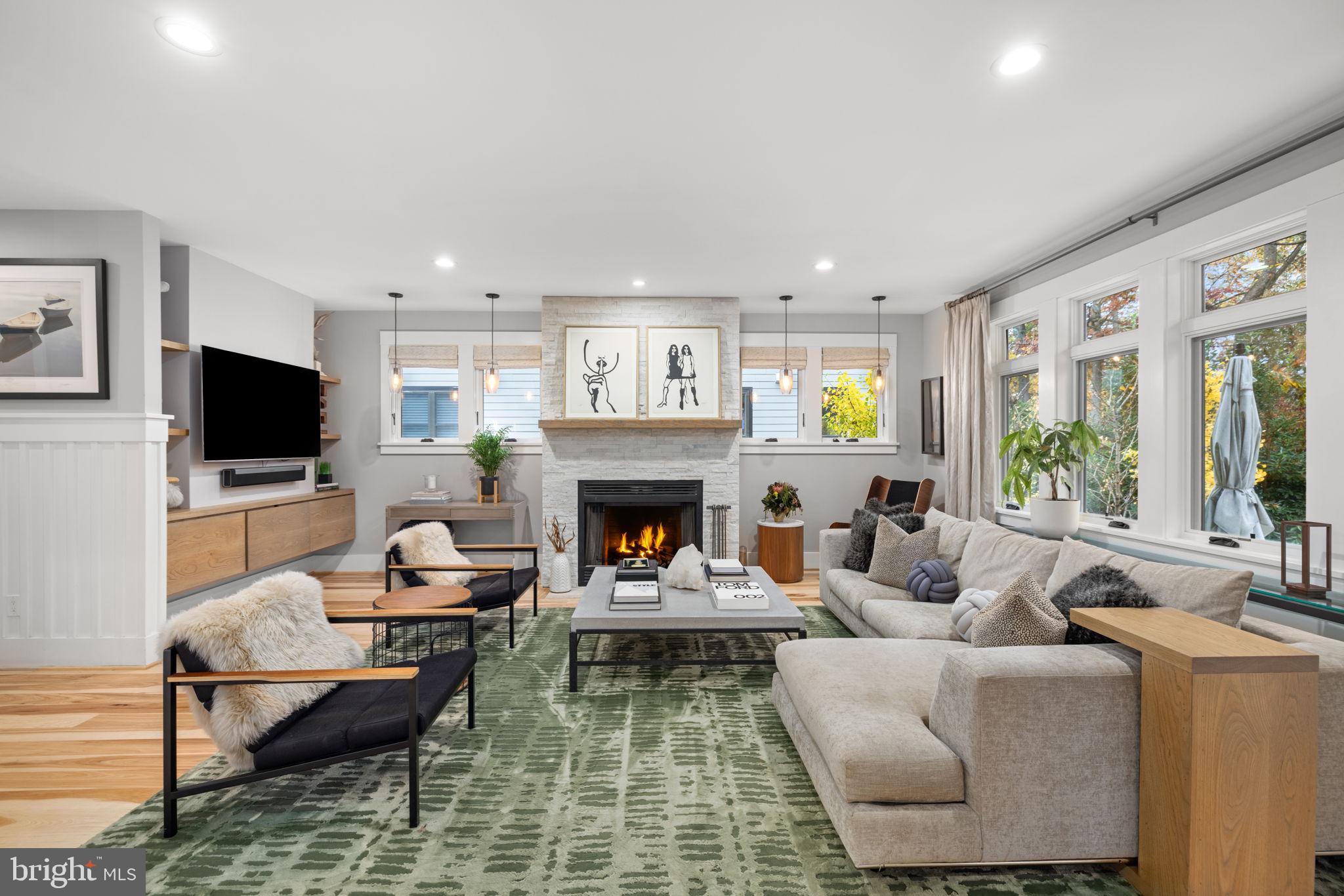 VIENNA WOODS - Residential