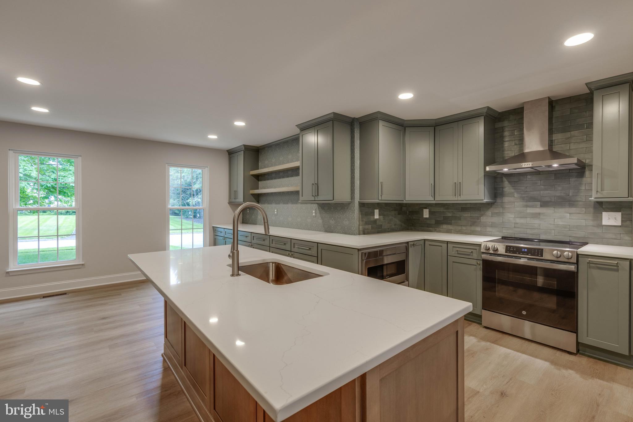DULANEY GATE - Residential
