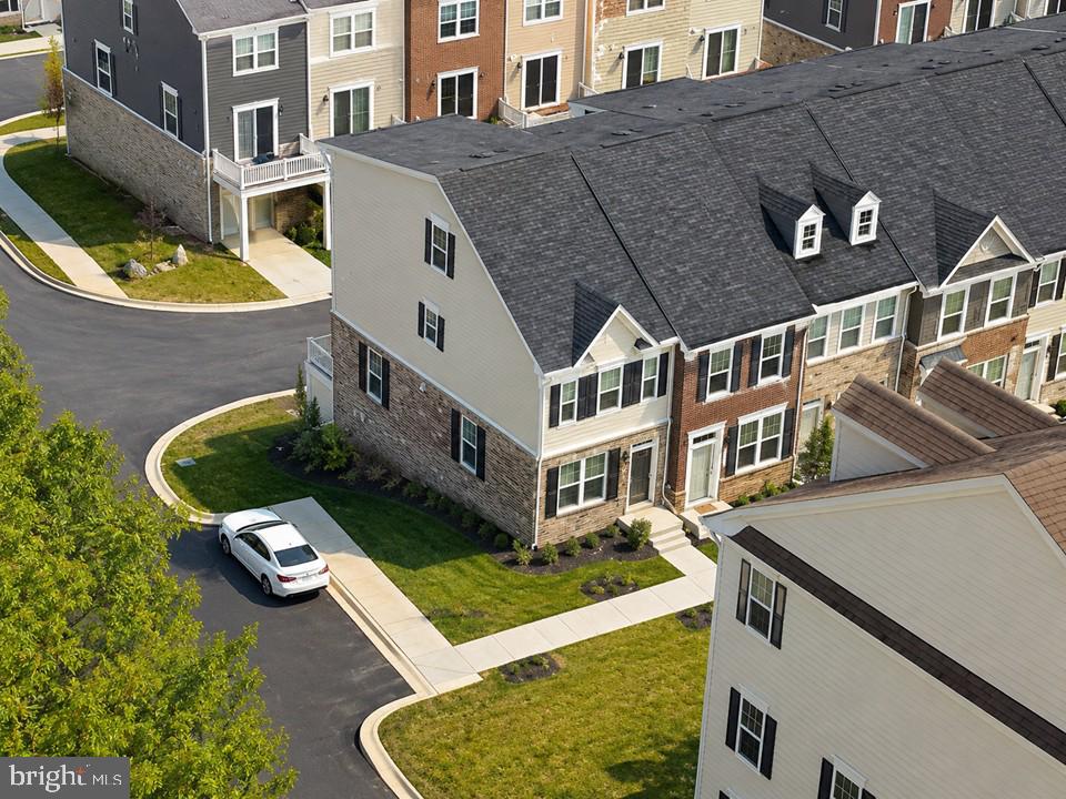 ELKRIDGE CROSSING - Residential