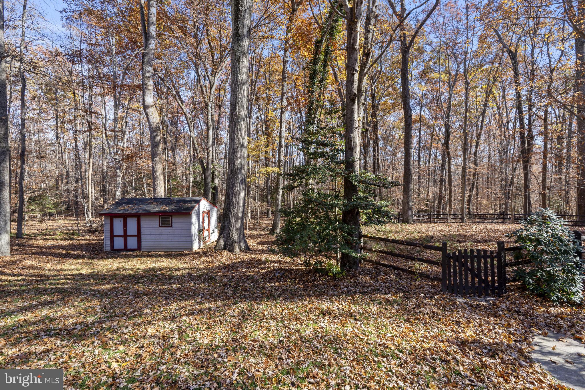 TEN PENNY WOODS - Residential